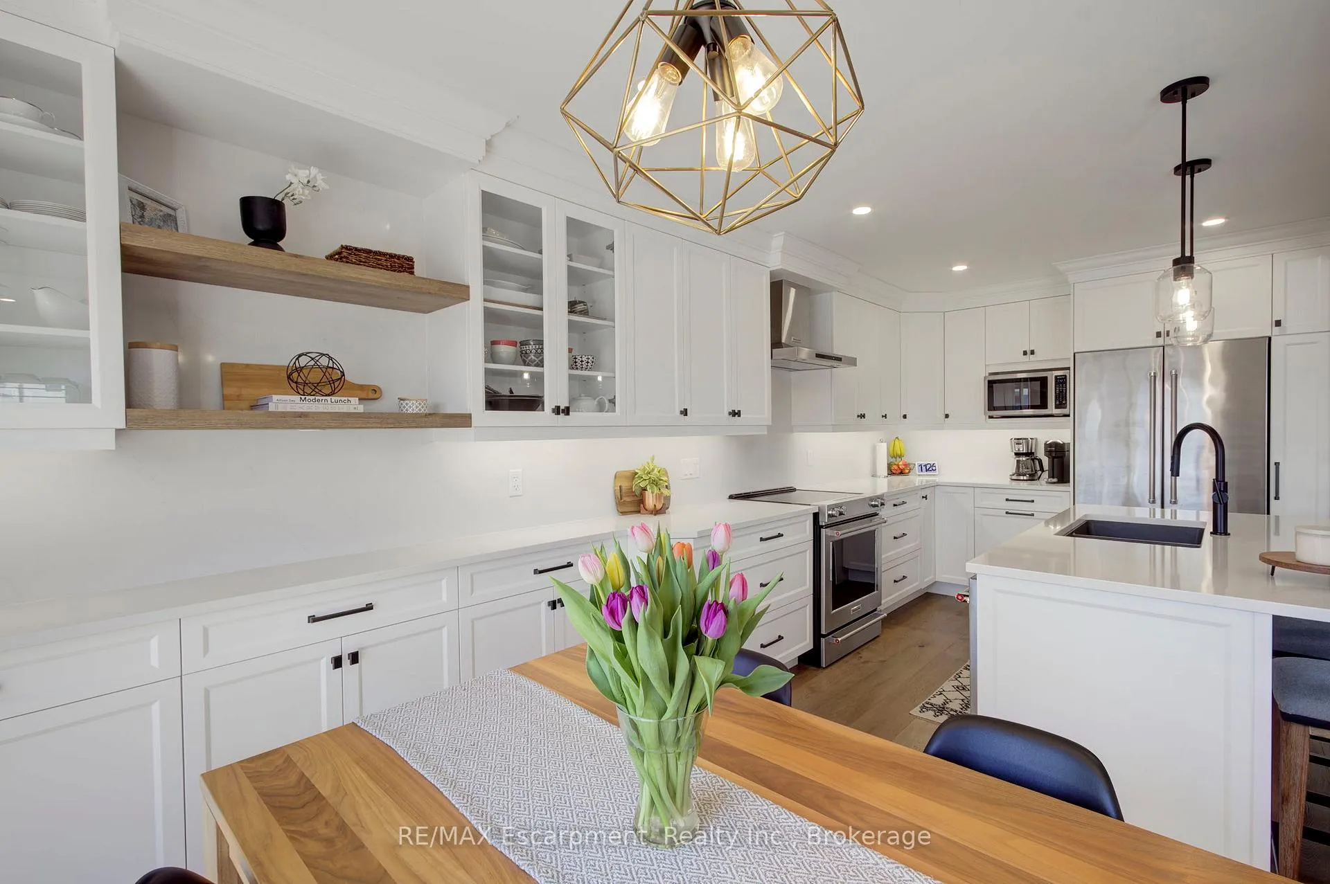 Photo 13 of 4868 Capri Crescent, Burlington, Alton — HOMEH
