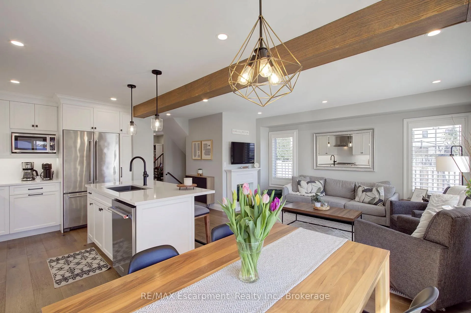 Photo 15 of 4868 Capri Crescent, Burlington, Alton — HOMEH