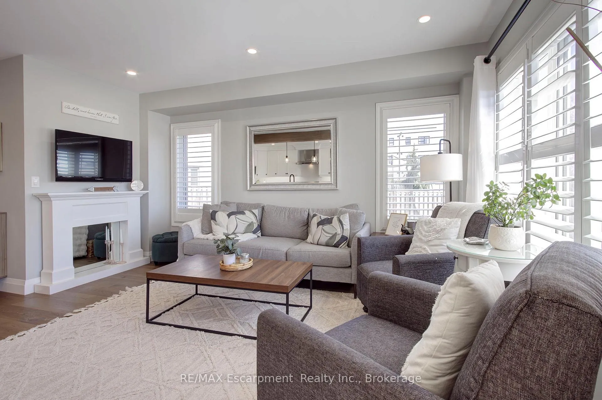 Photo 16 of 4868 Capri Crescent, Burlington, Alton — HOMEH
