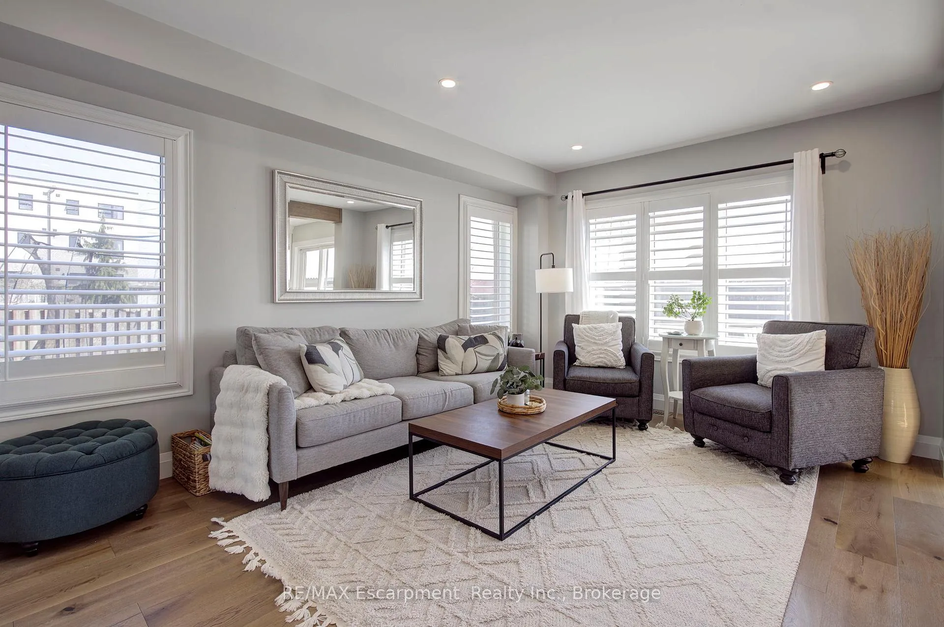 Photo 17 of 4868 Capri Crescent, Burlington, Alton — HOMEH
