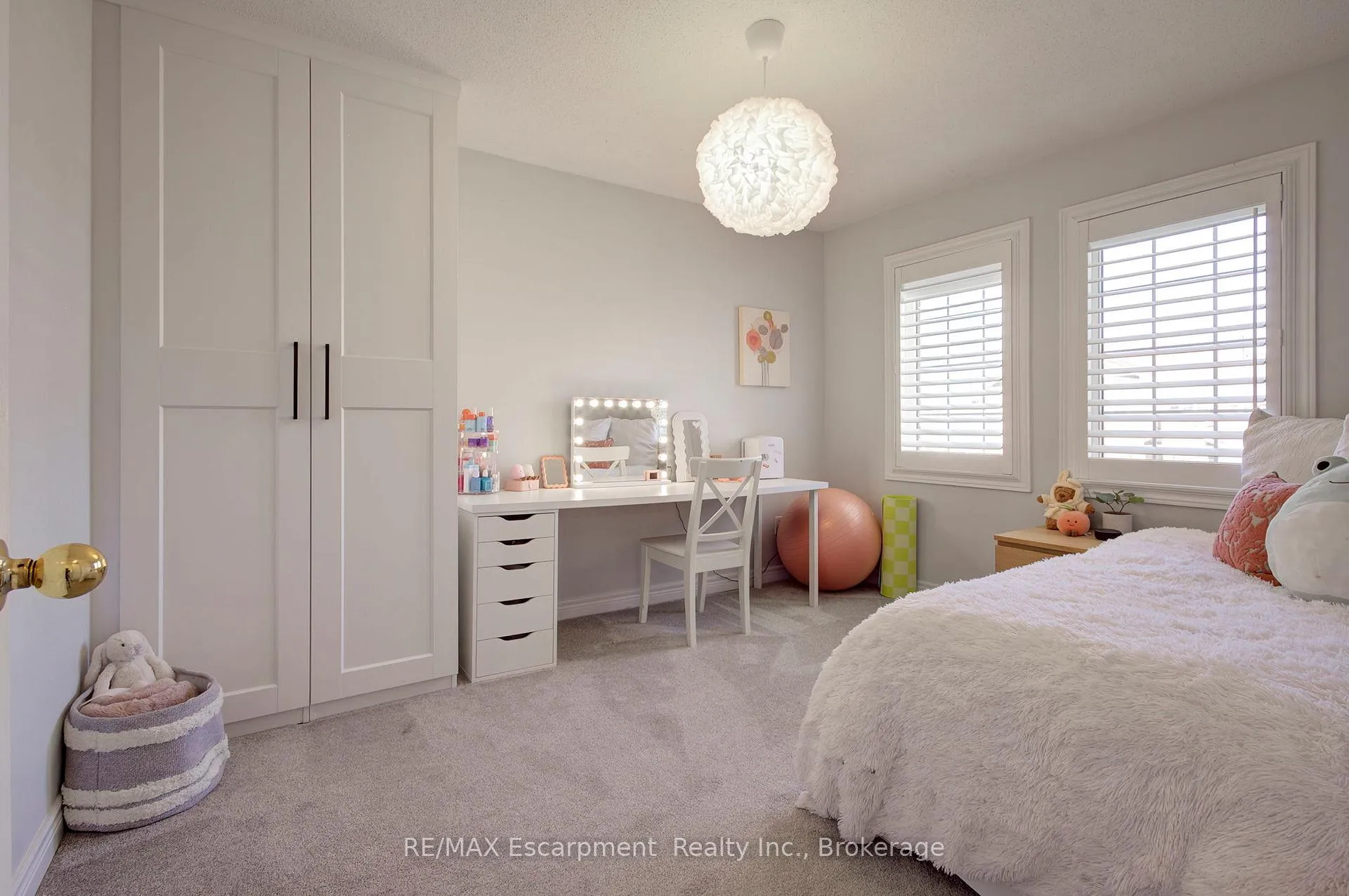 Photo 25 of 4868 Capri Crescent, Burlington, Alton — HOMEH