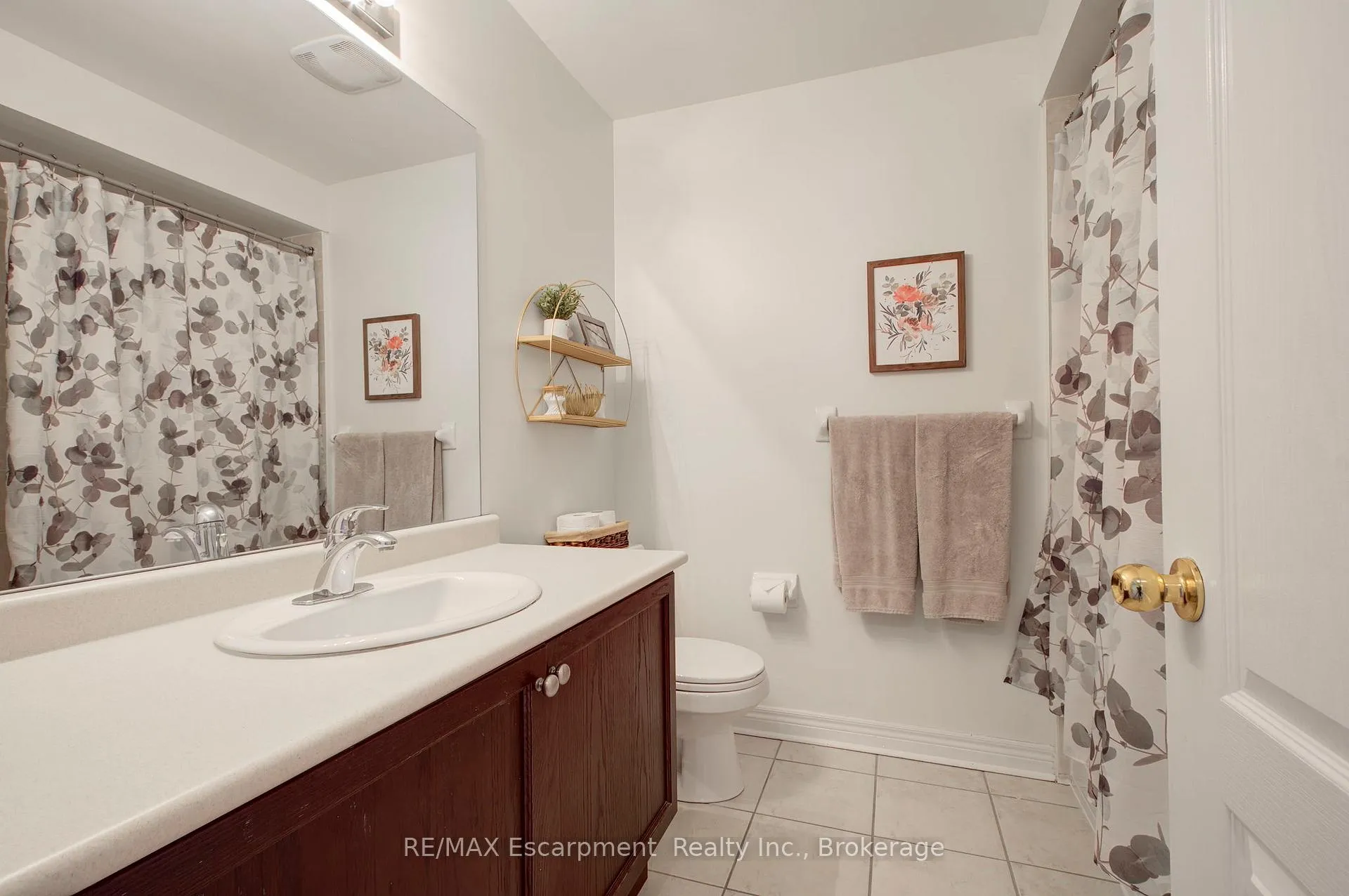 Photo 26 of 4868 Capri Crescent, Burlington, Alton — HOMEH