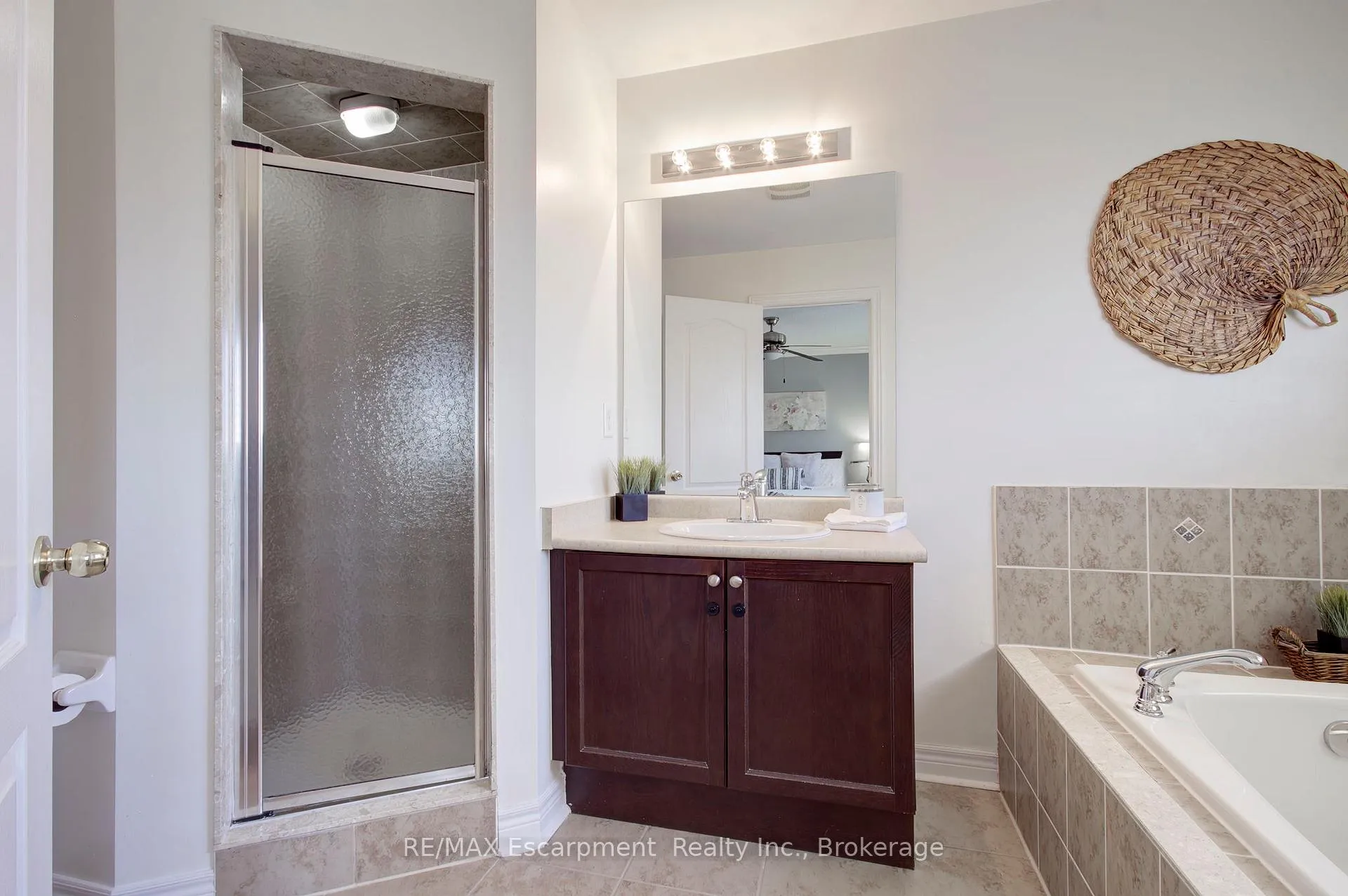 Photo 31 of 4868 Capri Crescent, Burlington, Alton — HOMEH