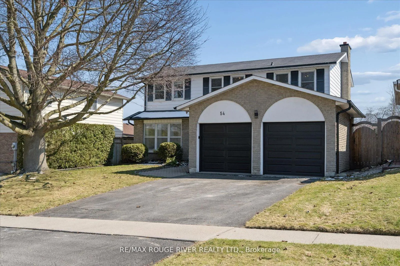 Photo 2 of 54 Rosalynne Avenue, Clarington, Bowmanville — HOMEH