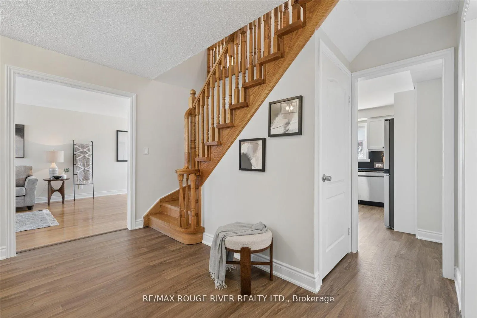 Photo 7 of 54 Rosalynne Avenue, Clarington, Bowmanville — HOMEH