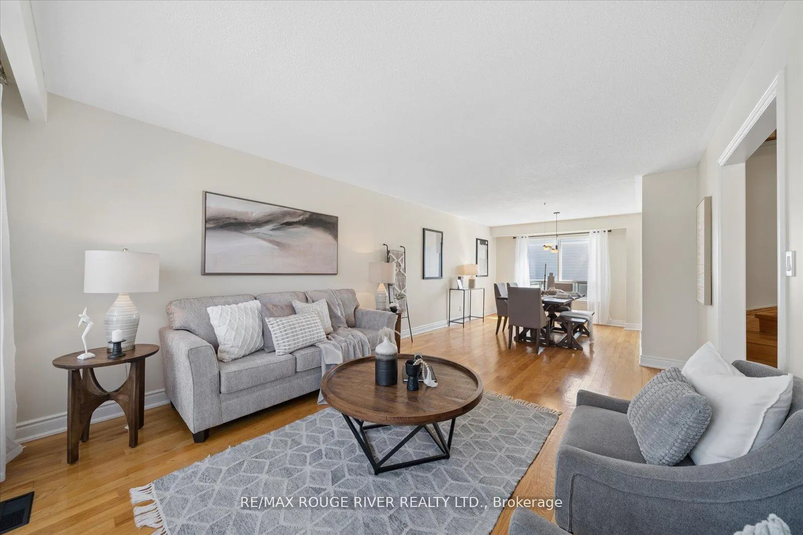 Photo 8 of 54 Rosalynne Avenue, Clarington, Bowmanville — HOMEH