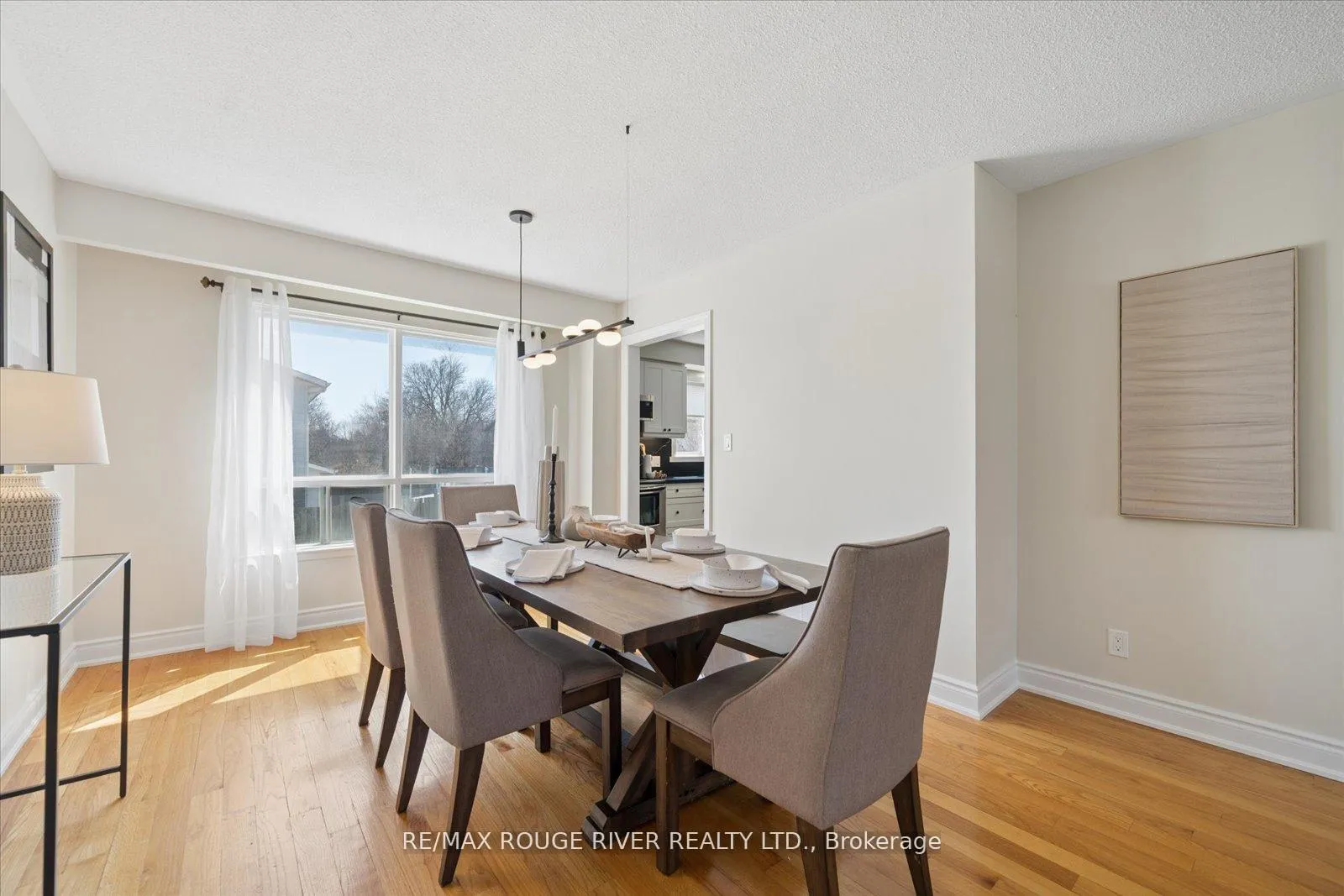 Photo 15 of 54 Rosalynne Avenue, Clarington, Bowmanville — HOMEH