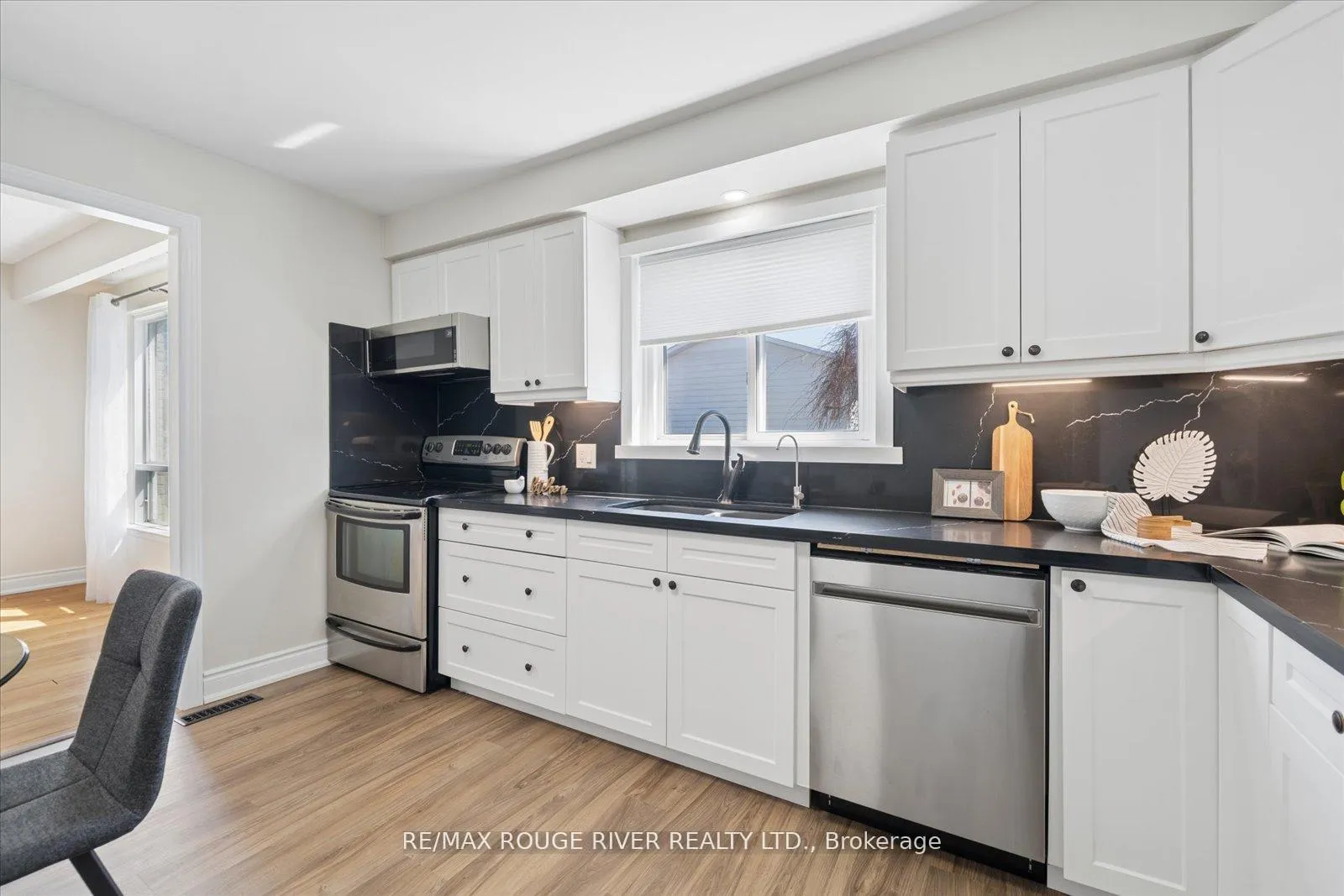 Photo 20 of 54 Rosalynne Avenue, Clarington, Bowmanville — HOMEH