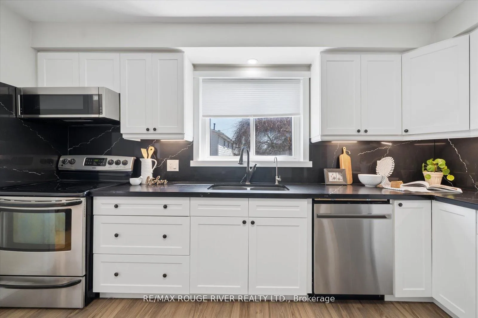Photo 21 of 54 Rosalynne Avenue, Clarington, Bowmanville — HOMEH