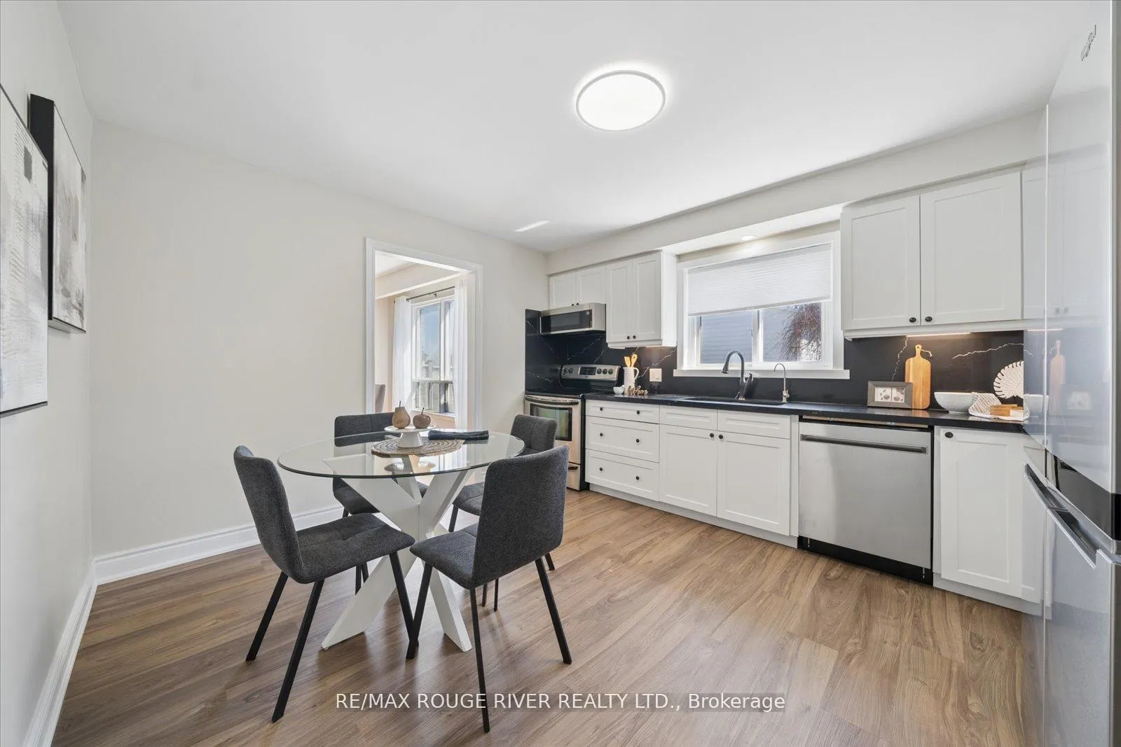 Photo 22 of 54 Rosalynne Avenue, Clarington, Bowmanville — HOMEH