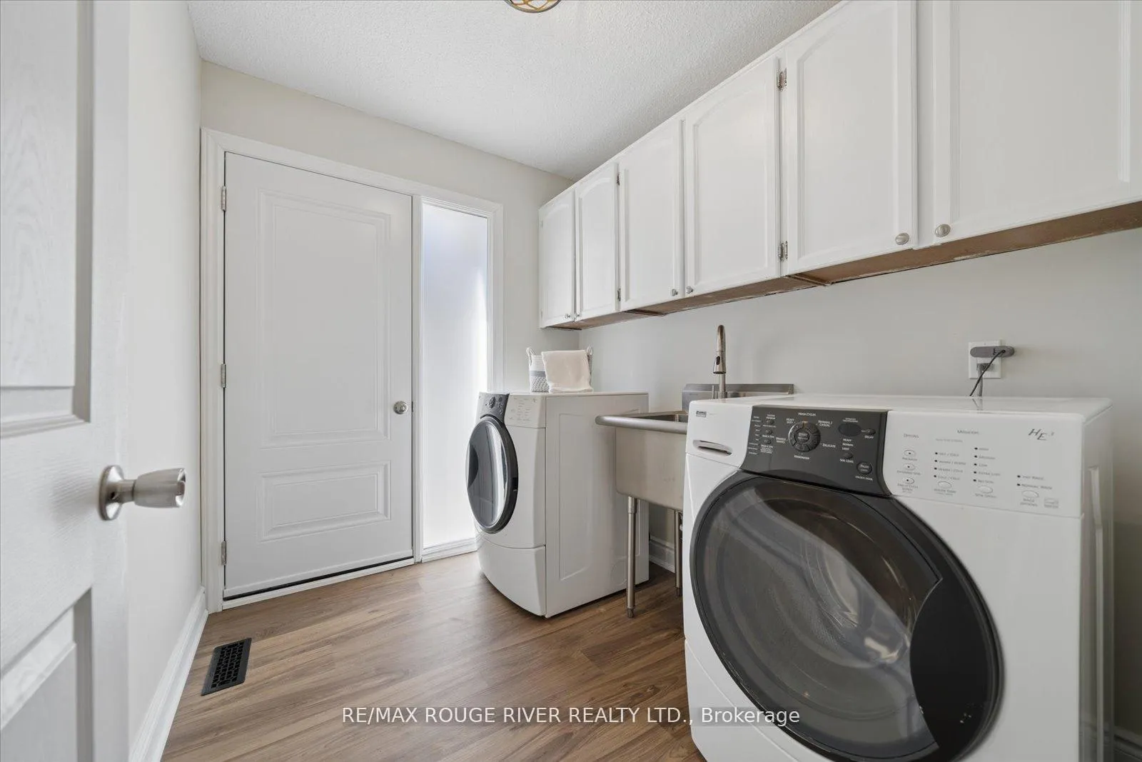 Photo 28 of 54 Rosalynne Avenue, Clarington, Bowmanville — HOMEH