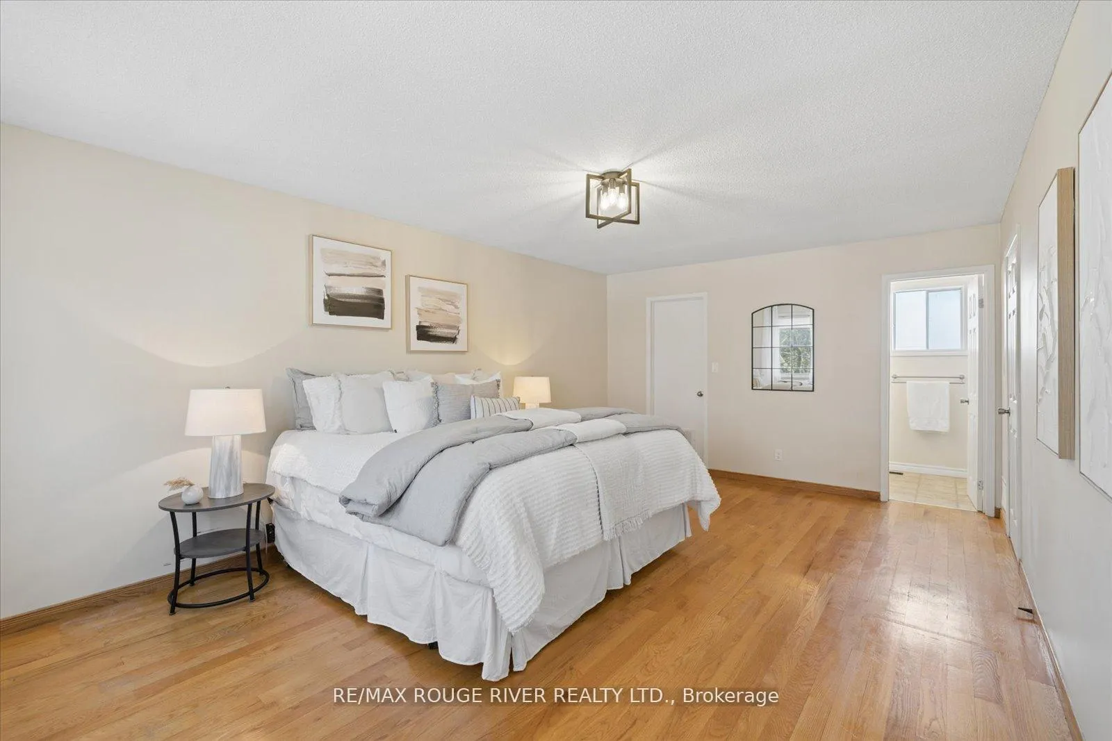 Photo 33 of 54 Rosalynne Avenue, Clarington, Bowmanville — HOMEH