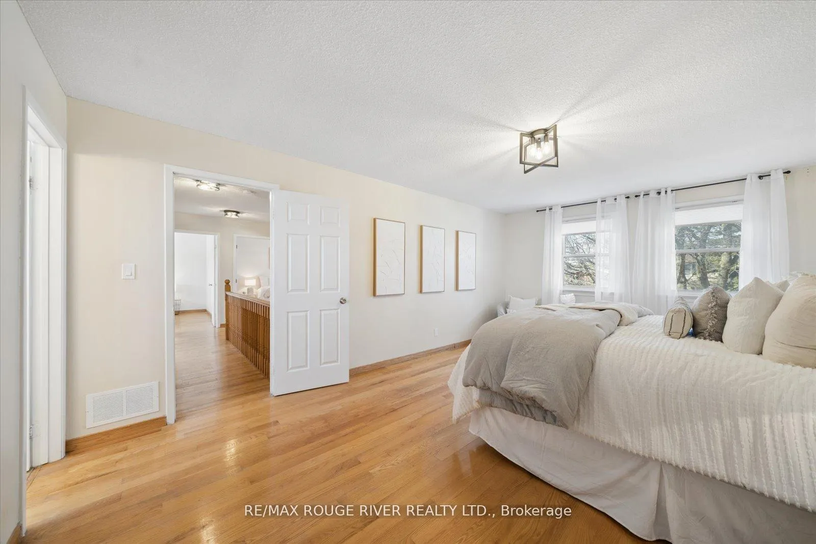 Photo 34 of 54 Rosalynne Avenue, Clarington, Bowmanville — HOMEH