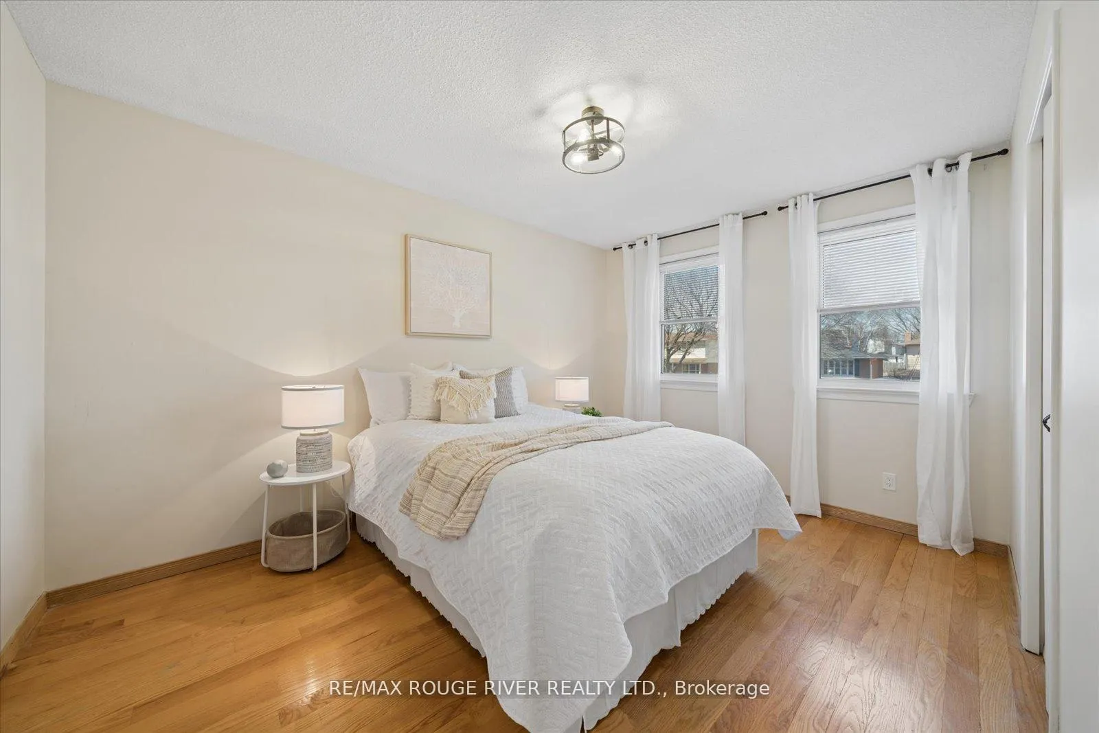 Photo 38 of 54 Rosalynne Avenue, Clarington, Bowmanville — HOMEH