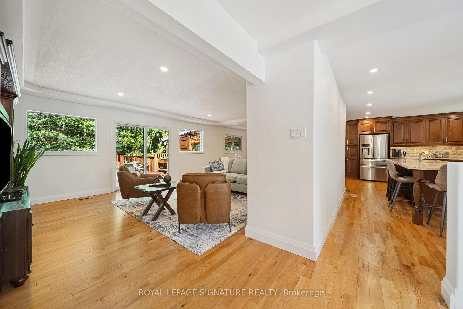 Photo 4 of 470 Parkview Court, Midland — HOMEH