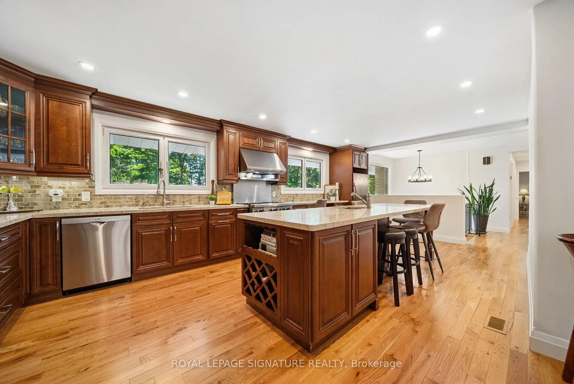 Photo 10 of 470 Parkview Court, Midland — HOMEH