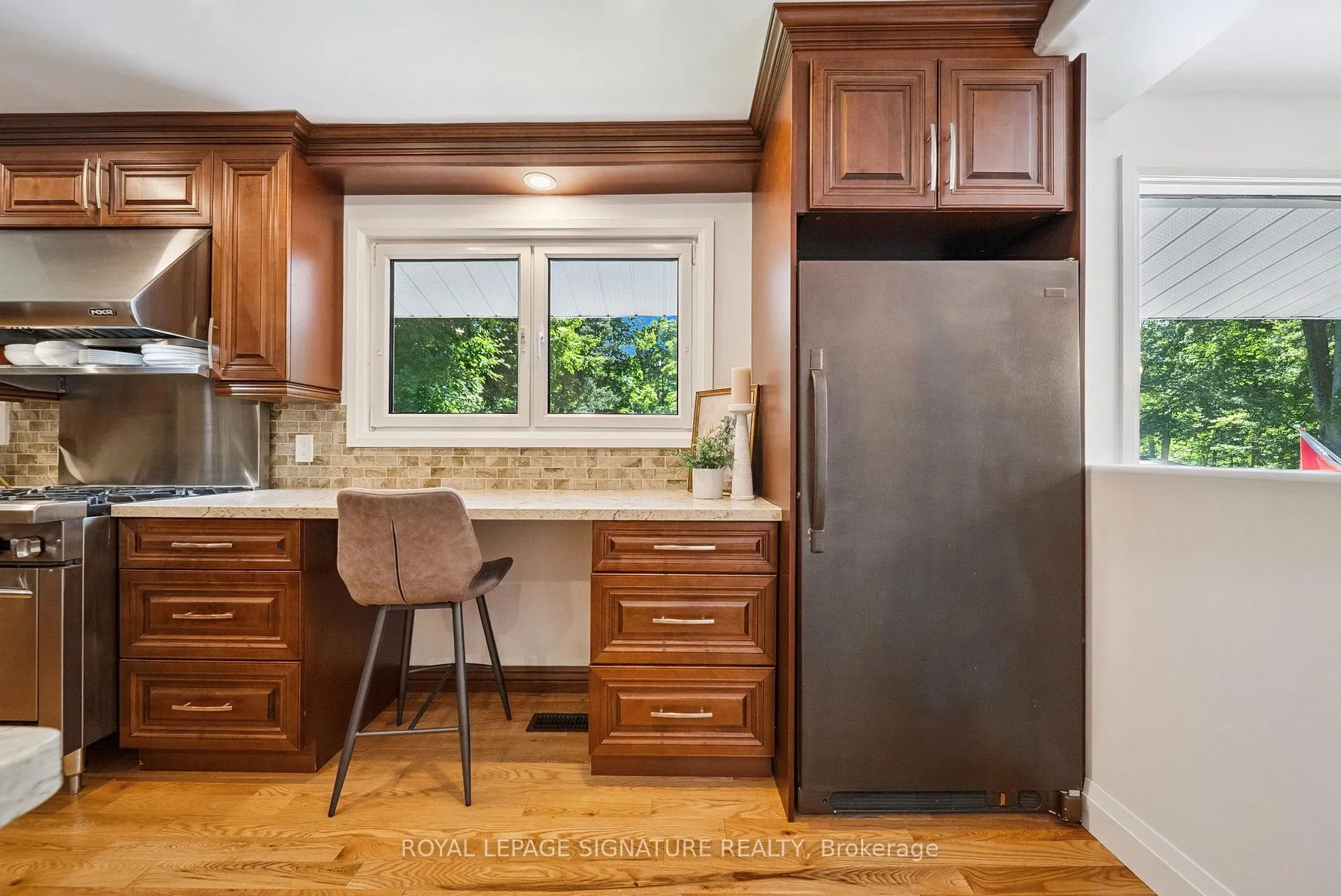 Photo 12 of 470 Parkview Court, Midland — HOMEH