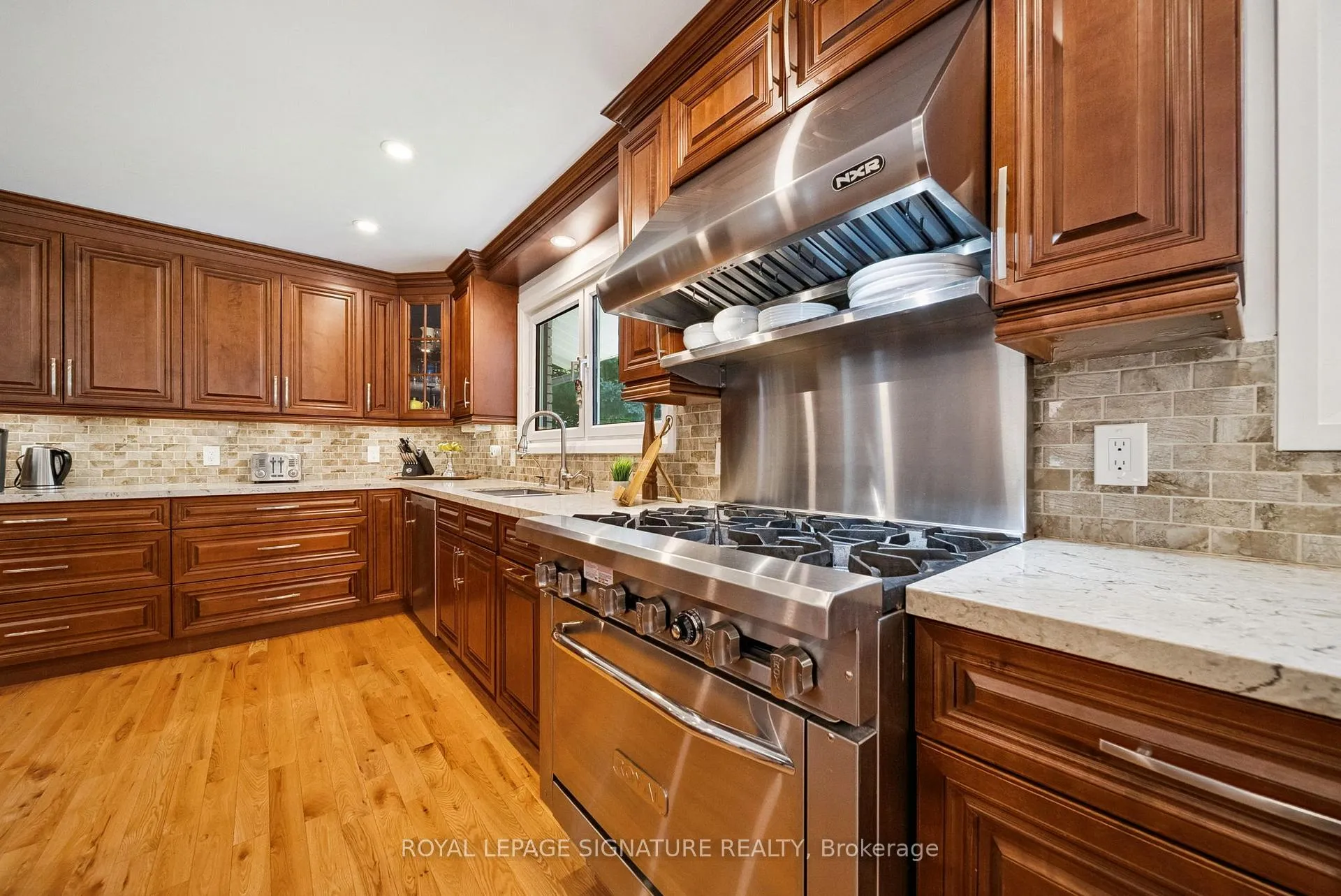 Photo 13 of 470 Parkview Court, Midland — HOMEH