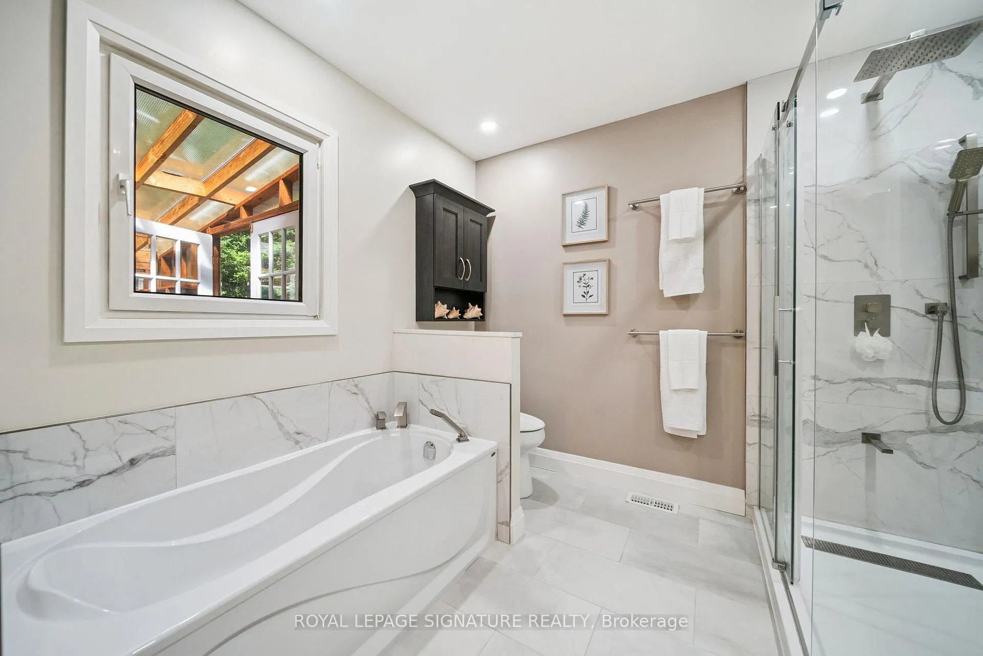 Photo 19 of 470 Parkview Court, Midland — HOMEH