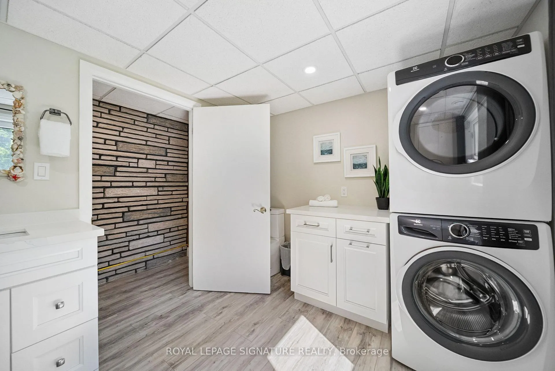 Photo 24 of 470 Parkview Court, Midland — HOMEH