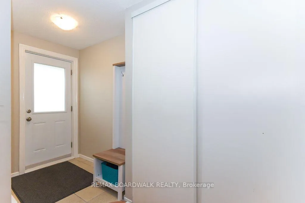 Photo 2 of 758 St-Andre Drive, Ottawa, Hiawatha Park/Convent Glen — HOMEH