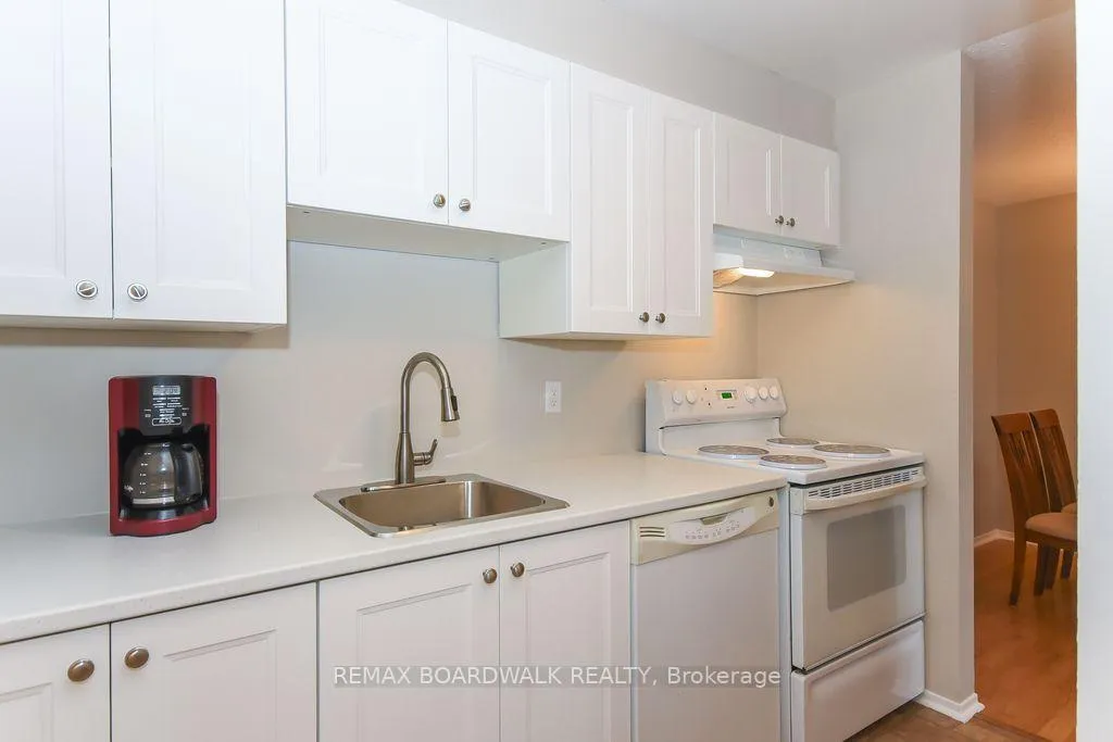 Photo 7 of 758 St-Andre Drive, Ottawa, Hiawatha Park/Convent Glen — HOMEH