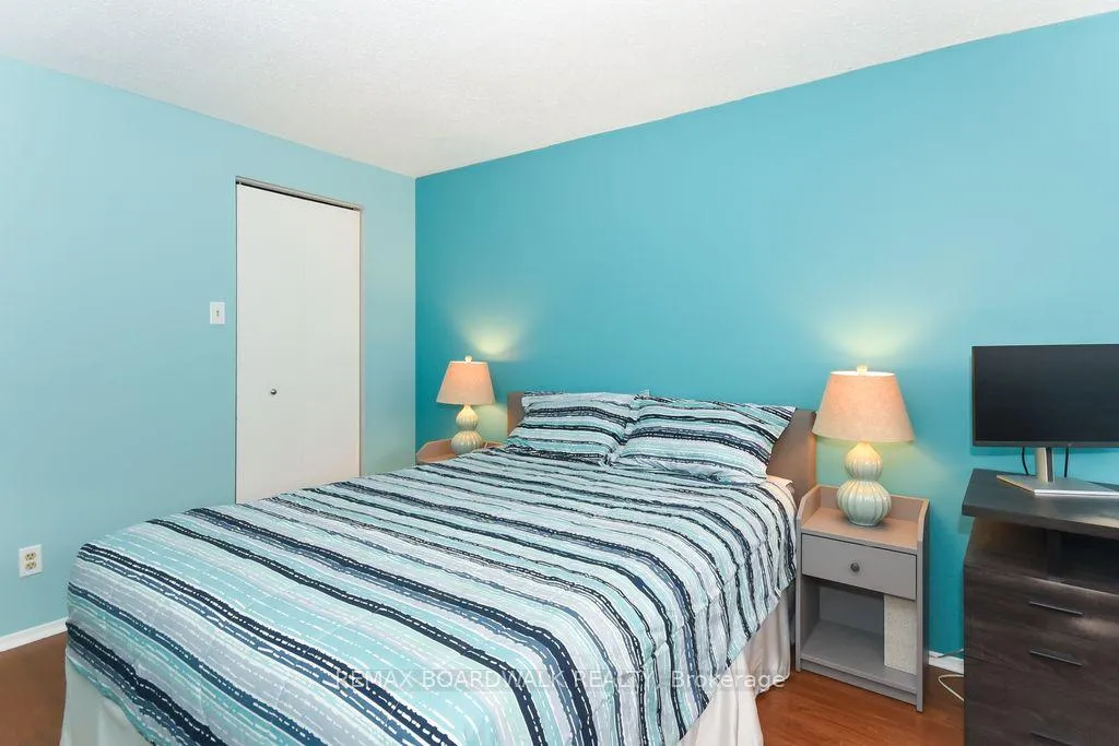 Photo 13 of 758 St-Andre Drive, Ottawa, Hiawatha Park/Convent Glen — HOMEH