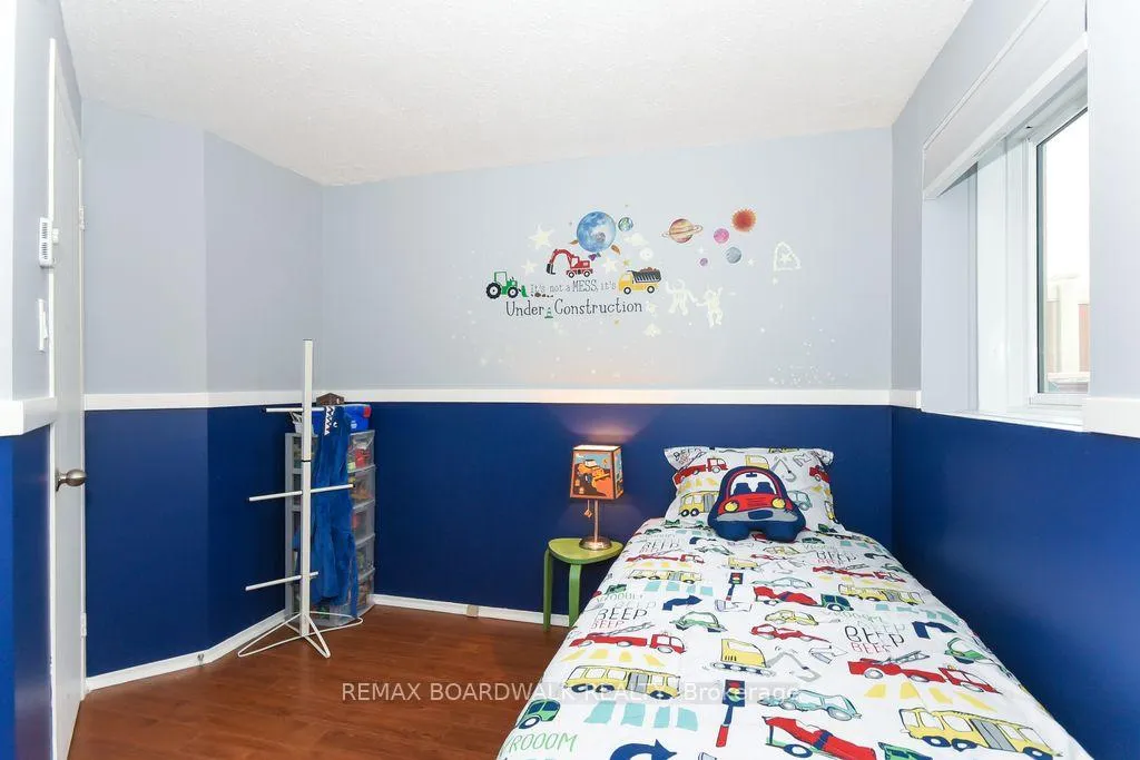Photo 14 of 758 St-Andre Drive, Ottawa, Hiawatha Park/Convent Glen — HOMEH