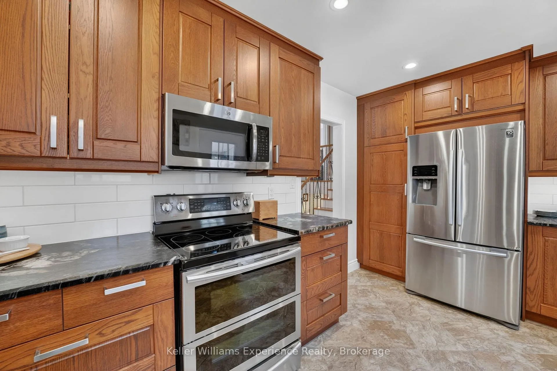 Photo 4 of 126 Gerald Avenue, Orillia — HOMEH