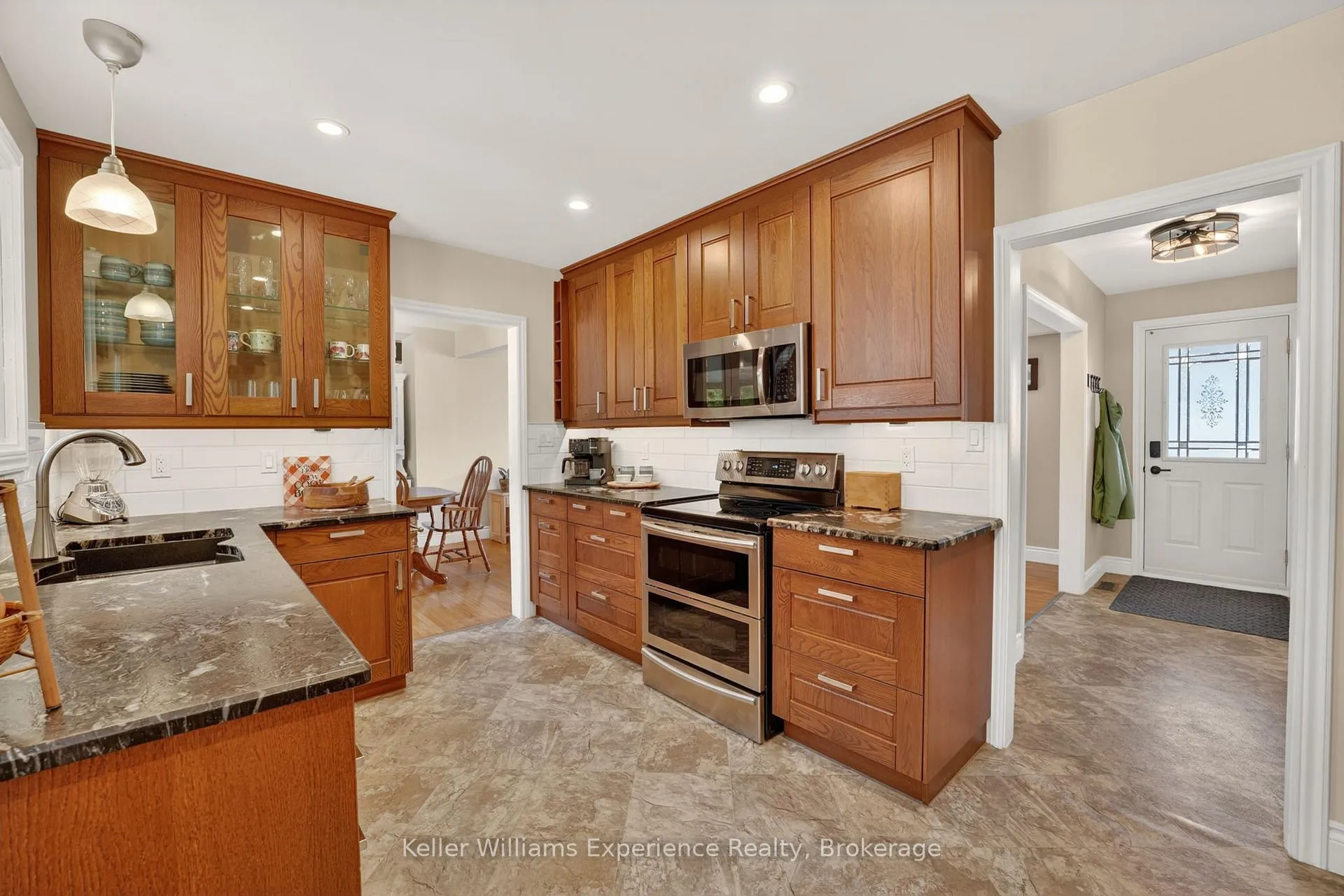 Photo 6 of 126 Gerald Avenue, Orillia — HOMEH