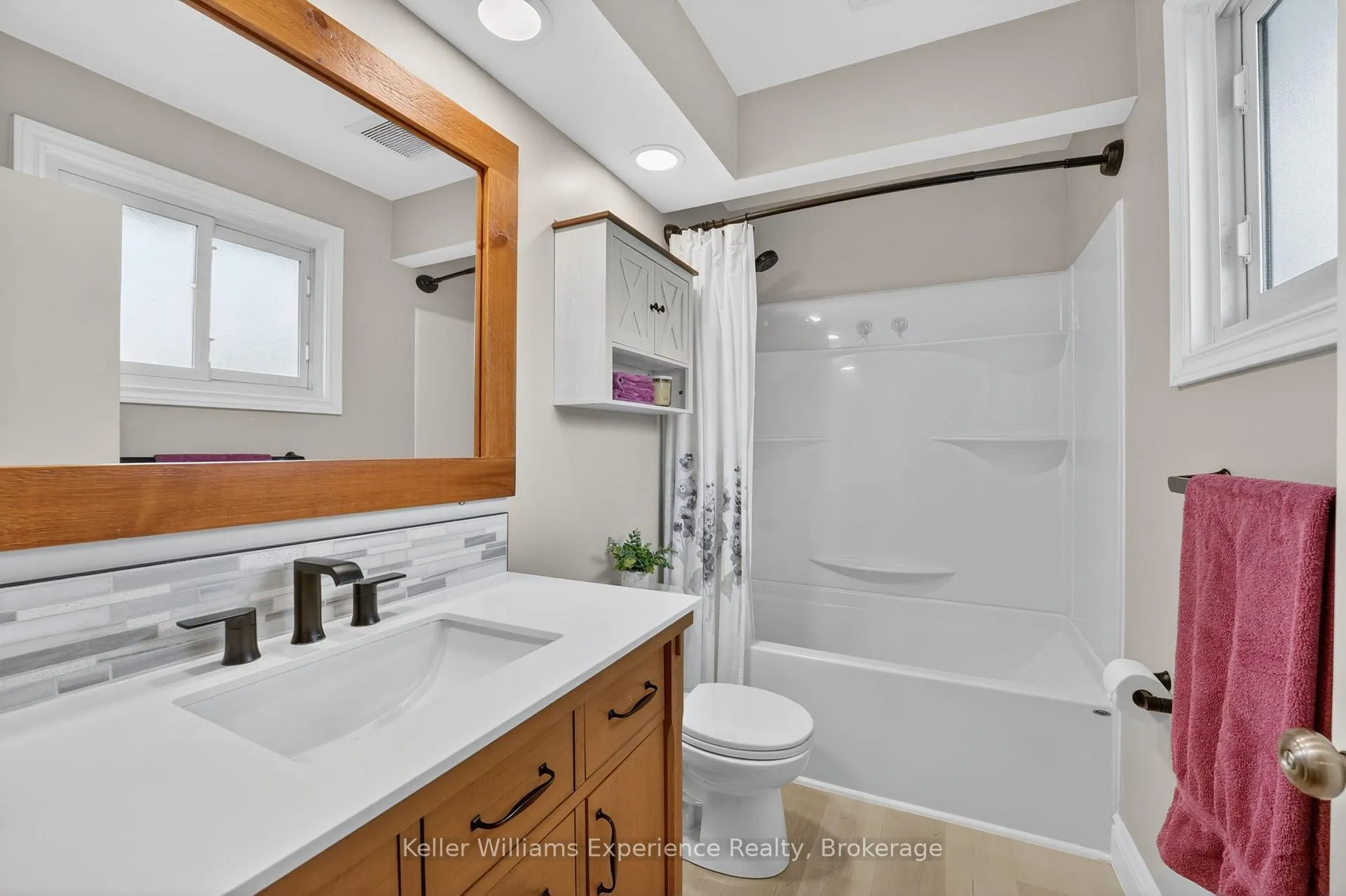 Photo 13 of 126 Gerald Avenue, Orillia — HOMEH
