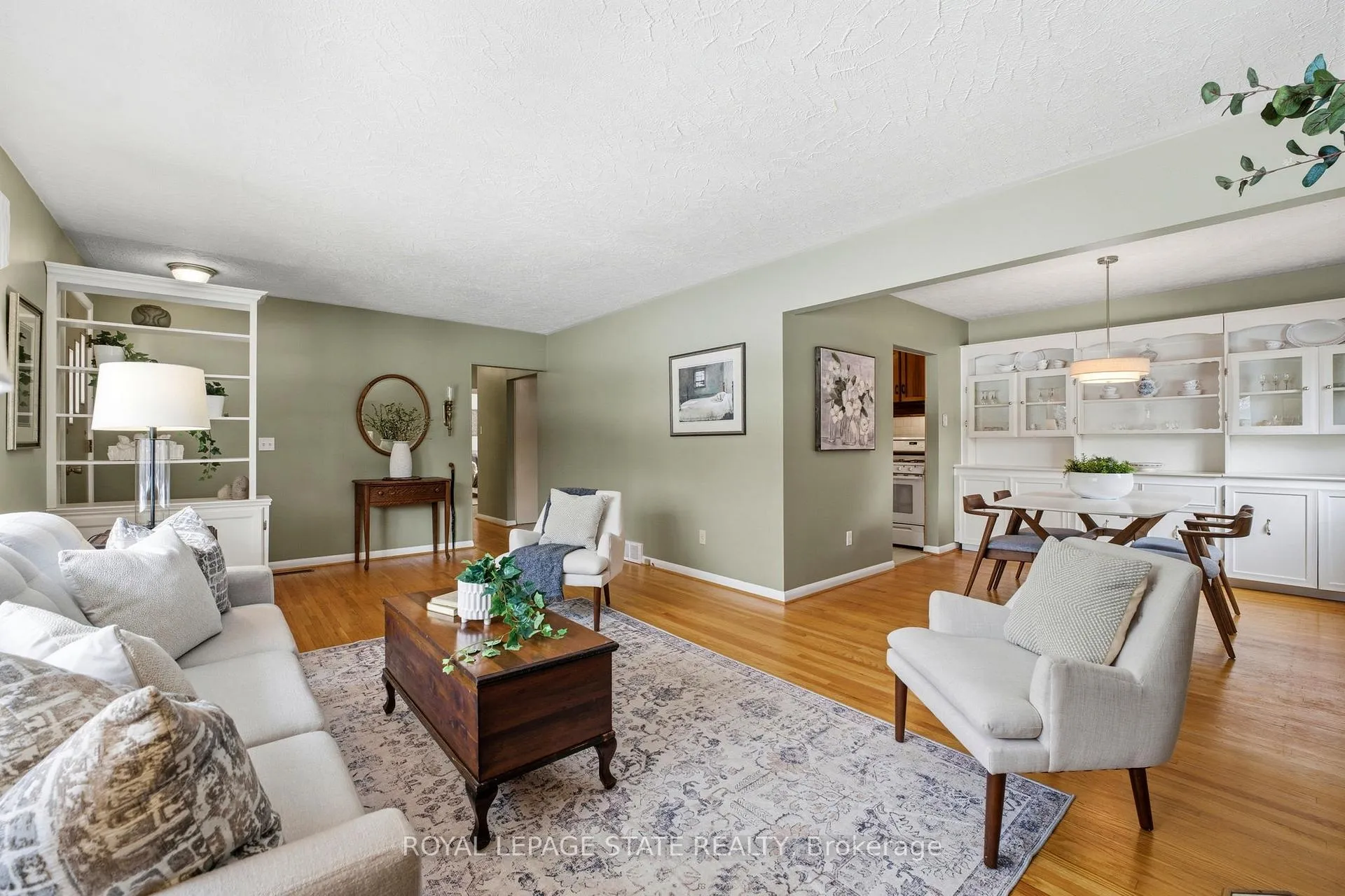 Photo 6 of 347 Clarendon Drive, Hamilton, Ancaster — HOMEH