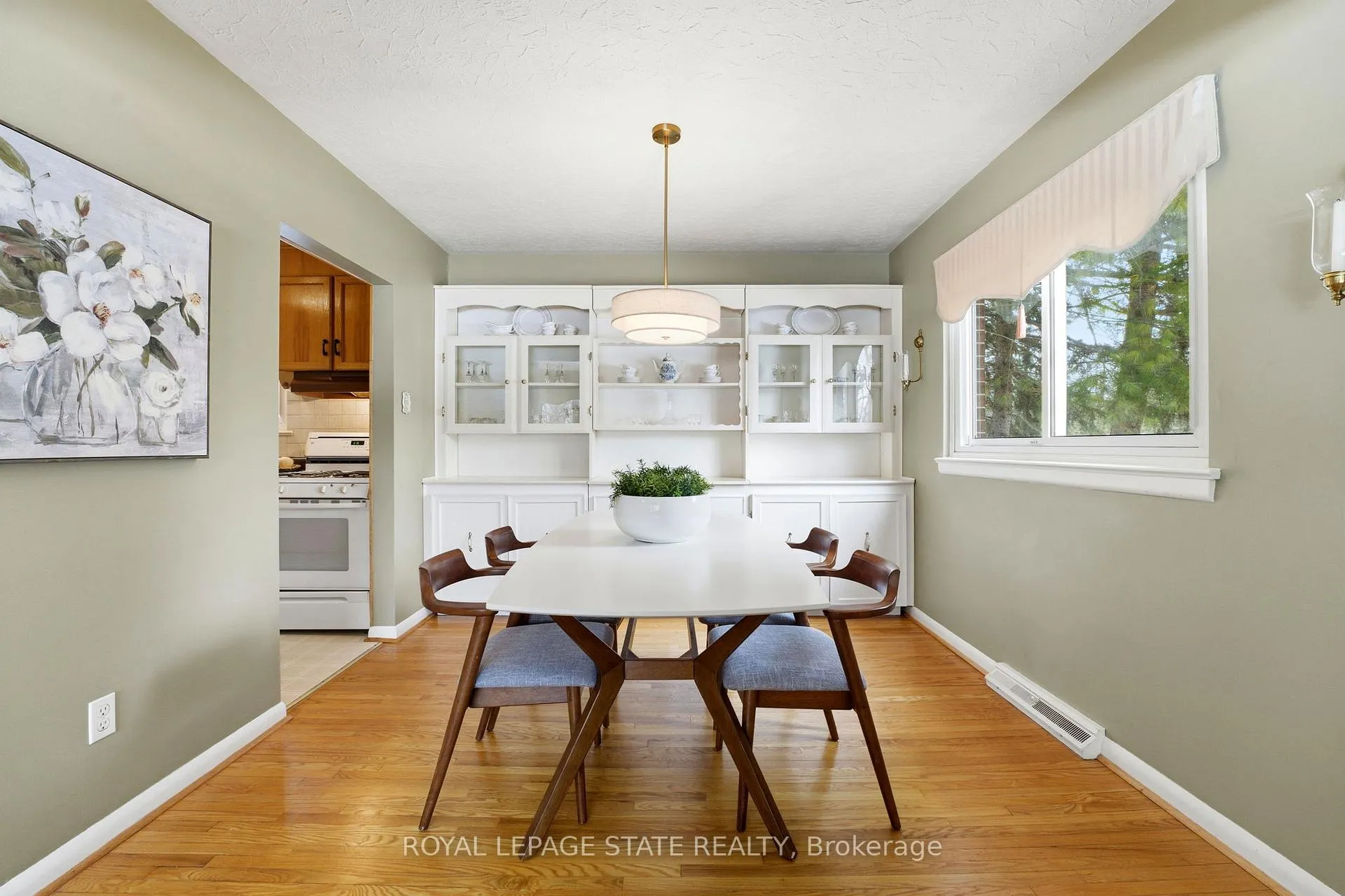 Photo 7 of 347 Clarendon Drive, Hamilton, Ancaster — HOMEH