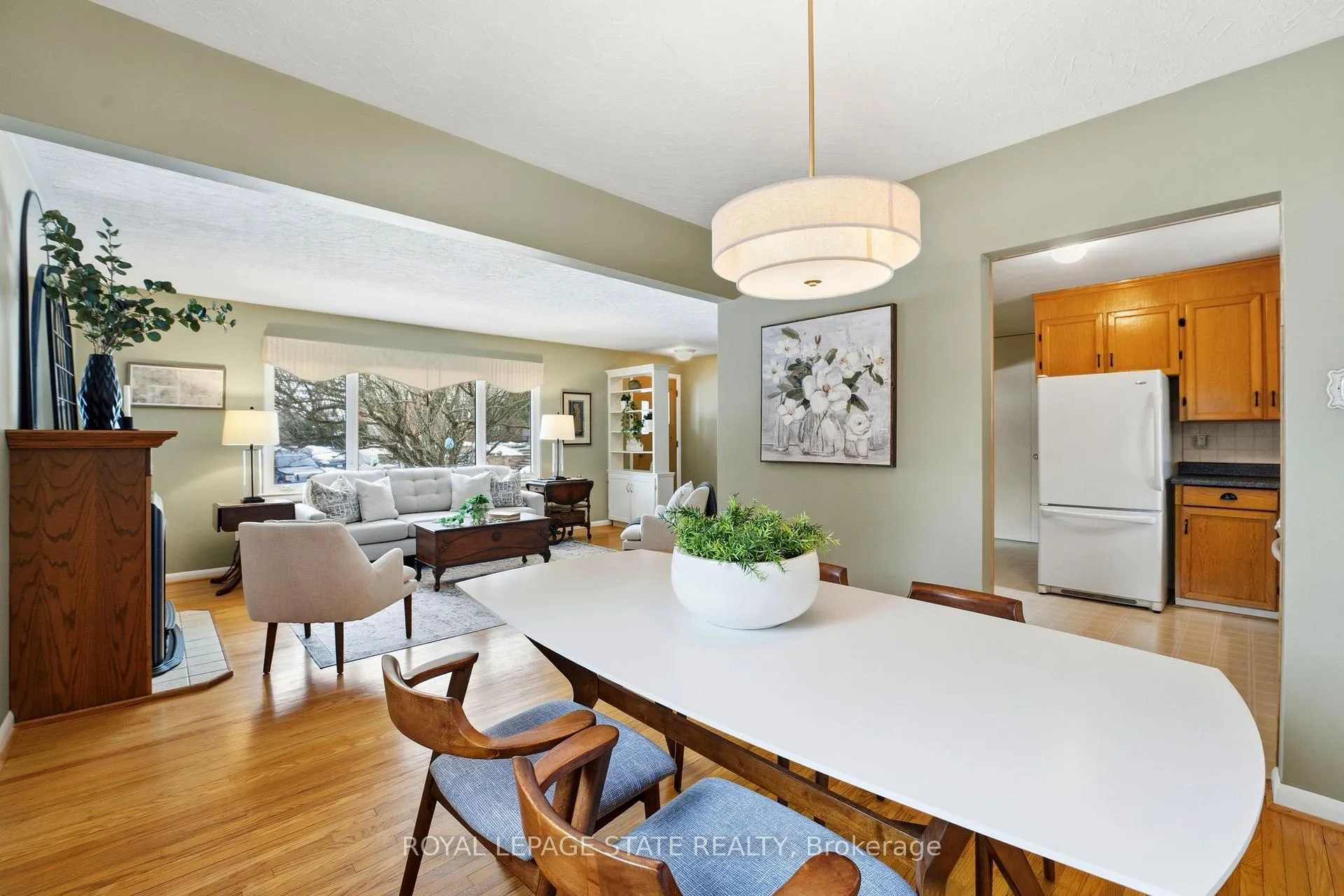 Photo 11 of 347 Clarendon Drive, Hamilton, Ancaster — HOMEH
