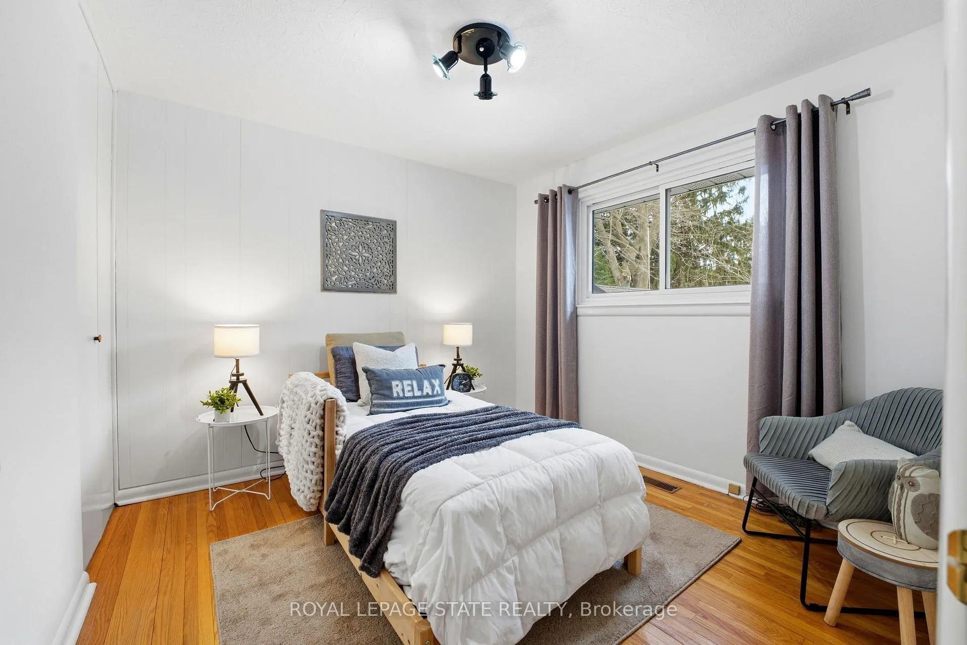 Photo 14 of 347 Clarendon Drive, Hamilton, Ancaster — HOMEH