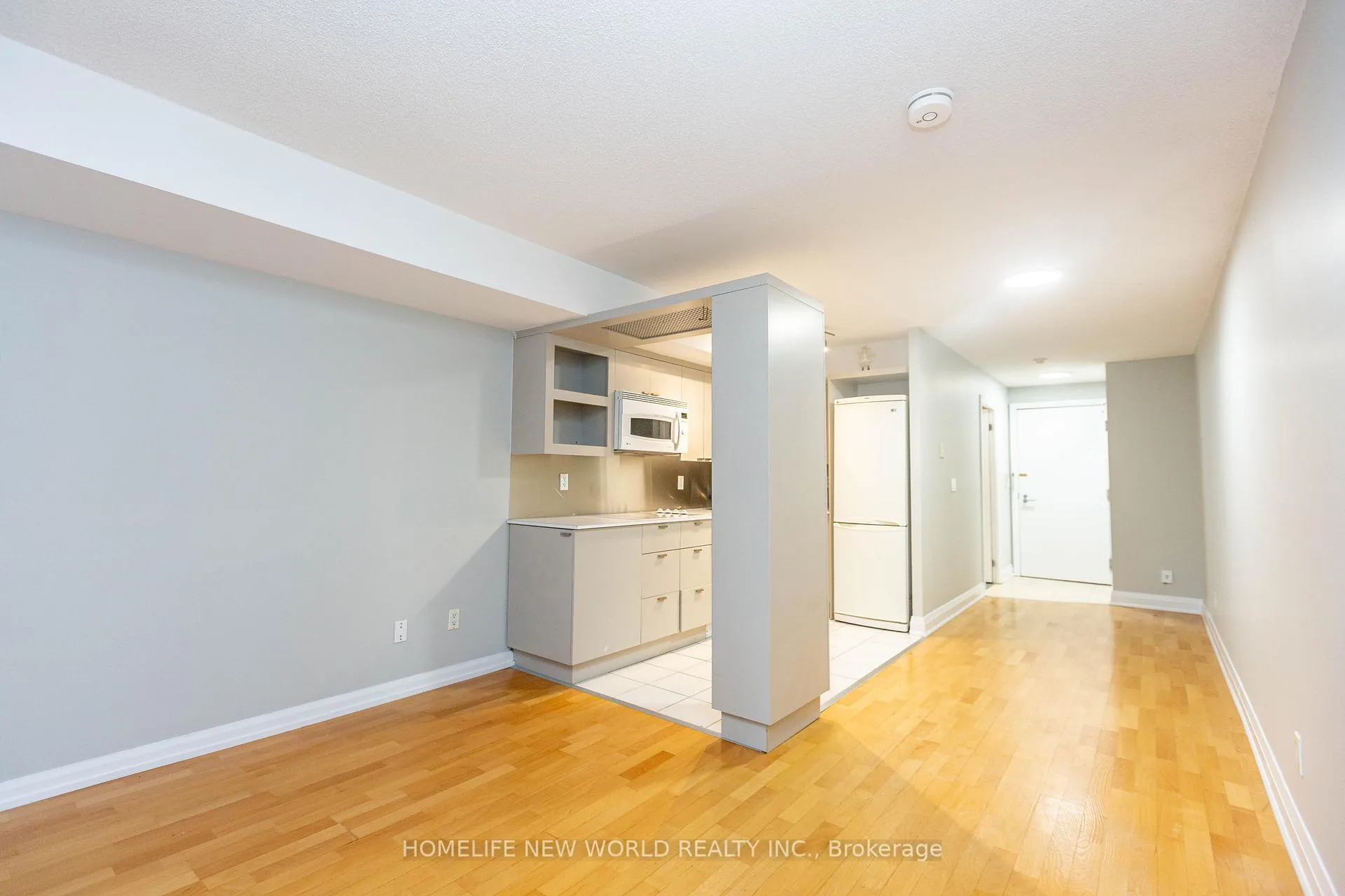 Photo 3 of Unit 951, 111 Elizabeth Street, Toronto, Bay Street Corridor — HOMEH