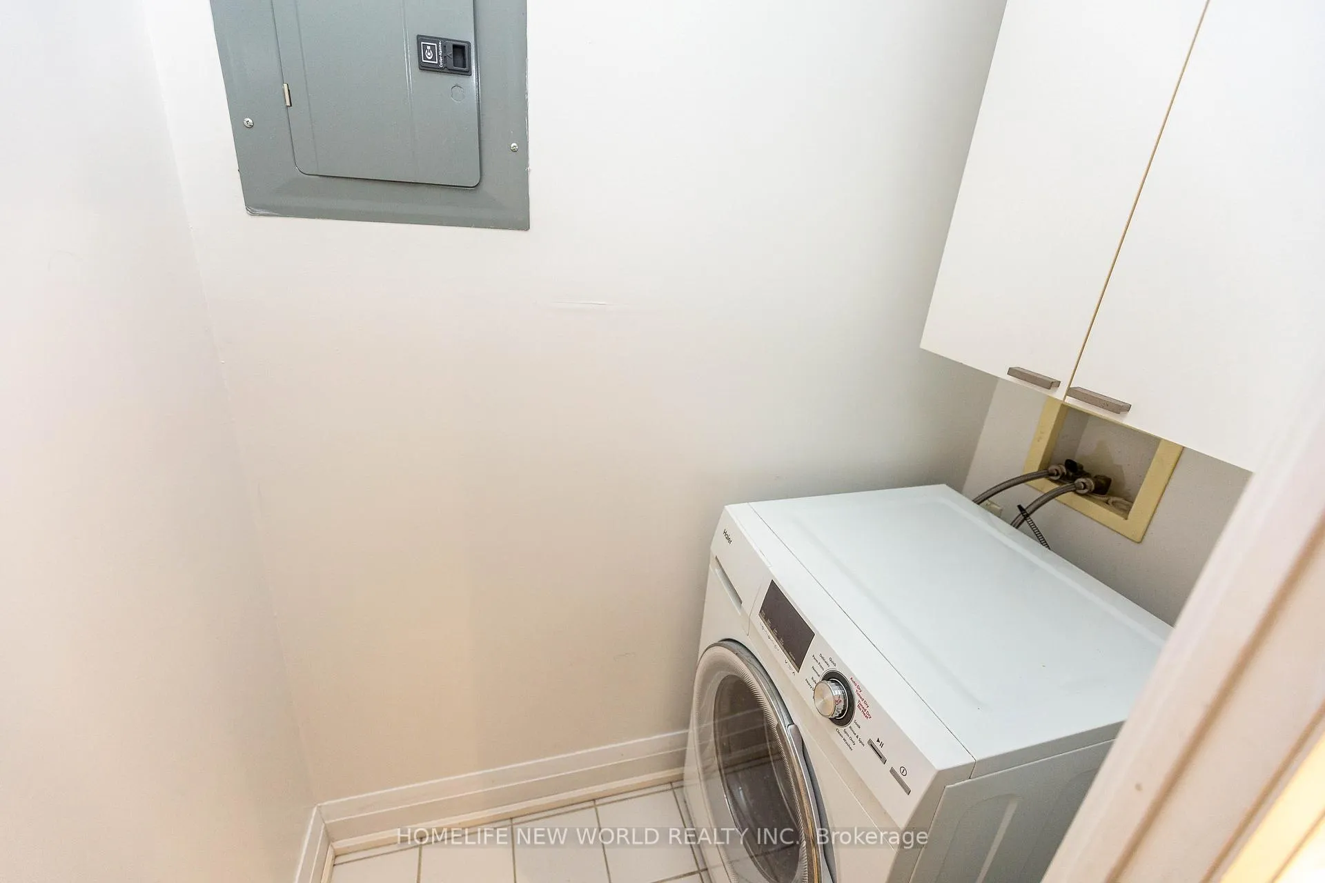 Photo 8 of Unit 951, 111 Elizabeth Street, Toronto, Bay Street Corridor — HOMEH