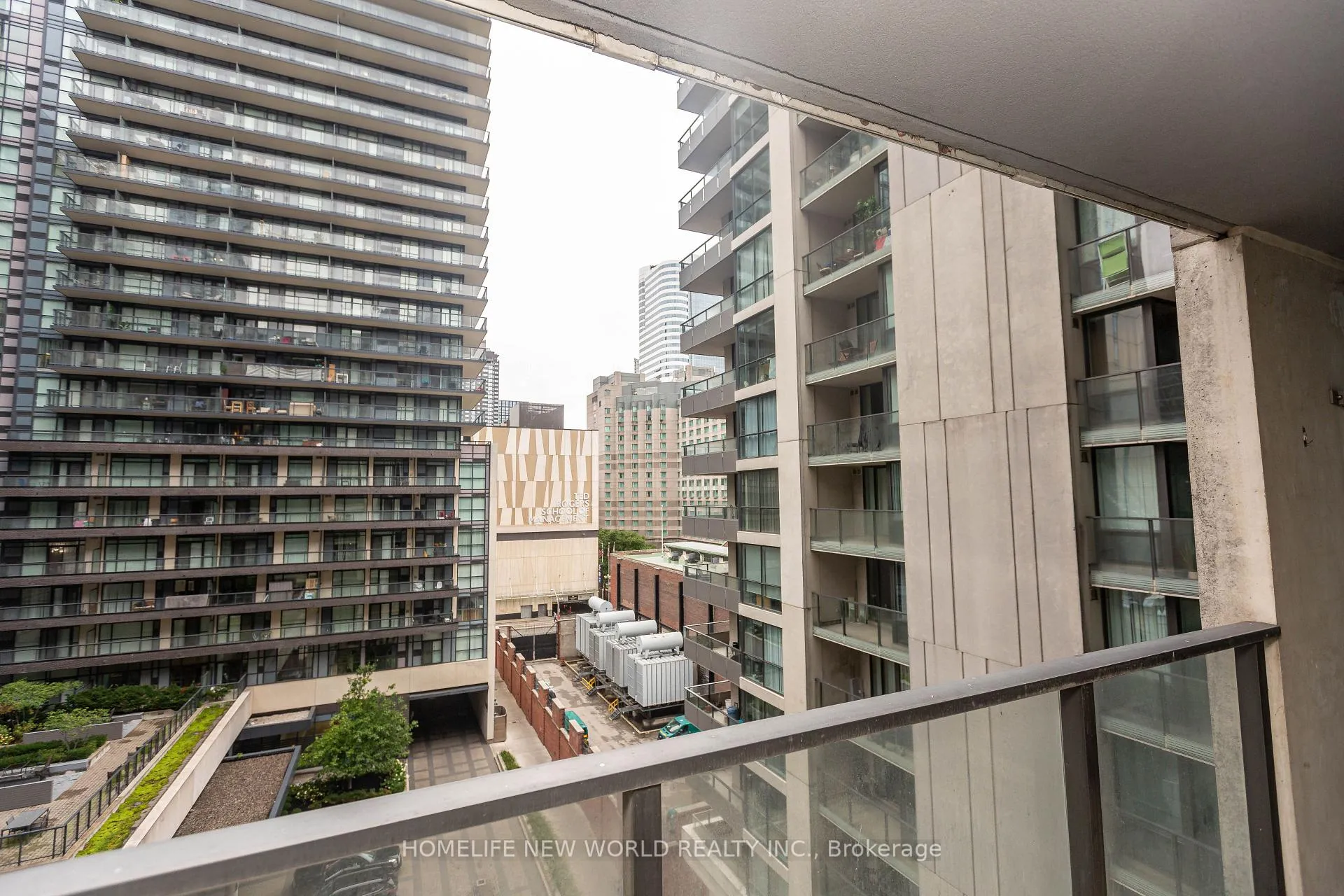 Photo 11 of Unit 951, 111 Elizabeth Street, Toronto, Bay Street Corridor — HOMEH