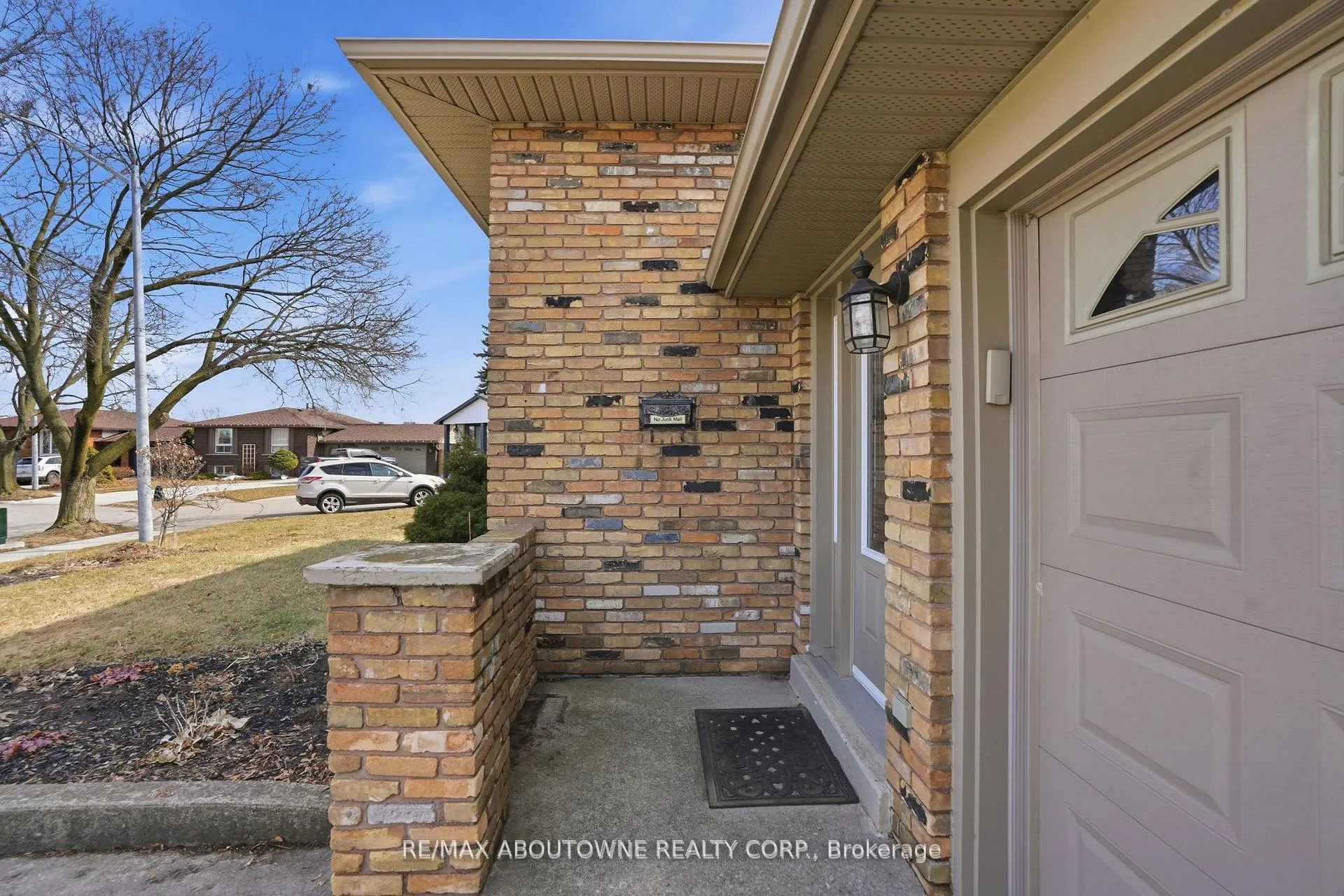 Photo 6 of 264 Celtic Drive, Hamilton, Stoney Creek — HOMEH