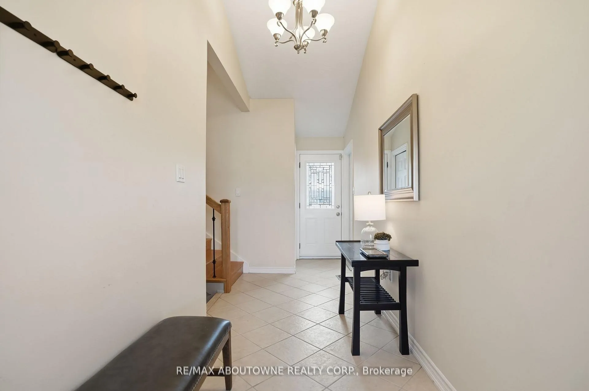 Photo 8 of 264 Celtic Drive, Hamilton, Stoney Creek — HOMEH