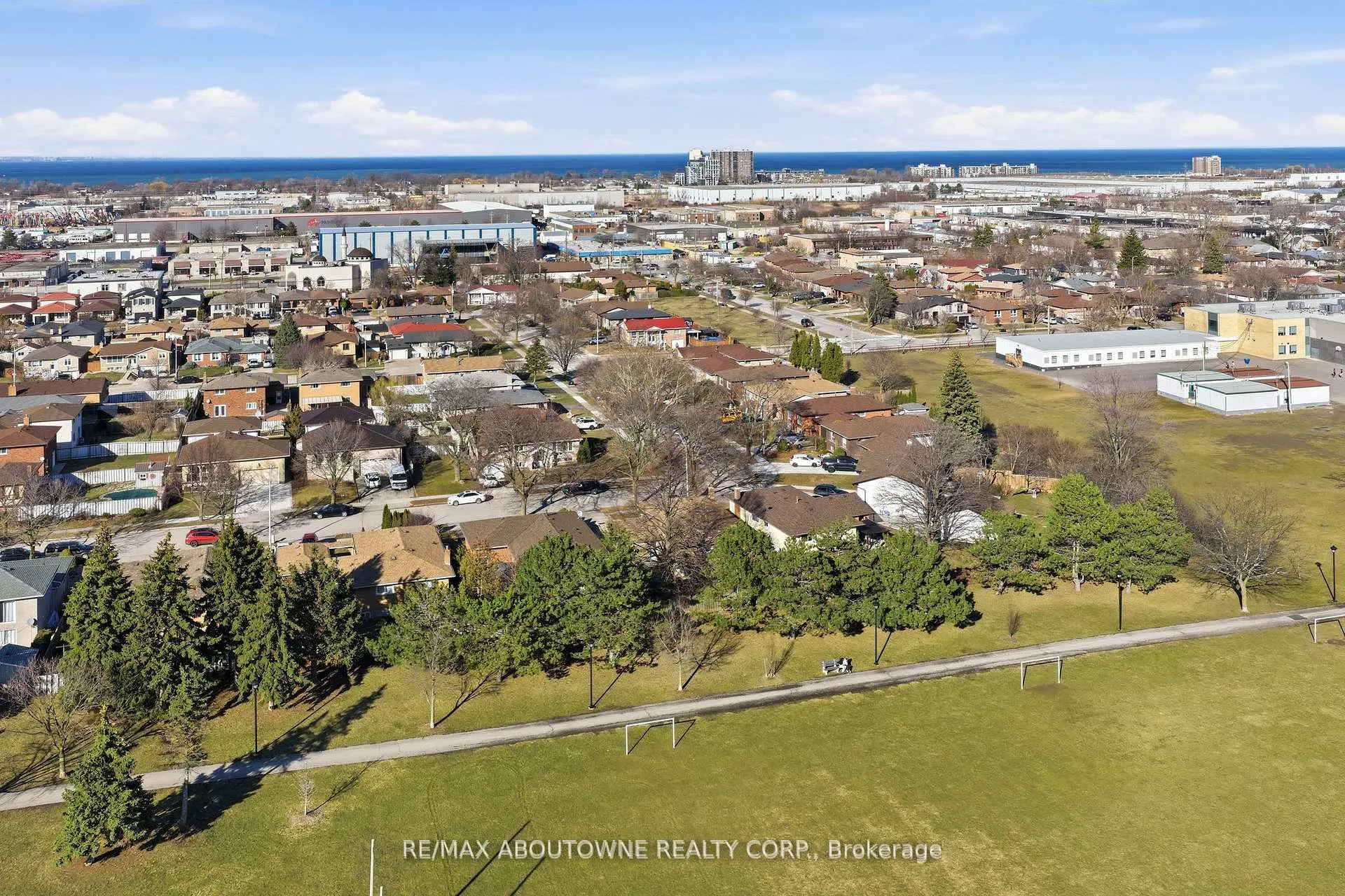 Photo 44 of 264 Celtic Drive, Hamilton, Stoney Creek — HOMEH