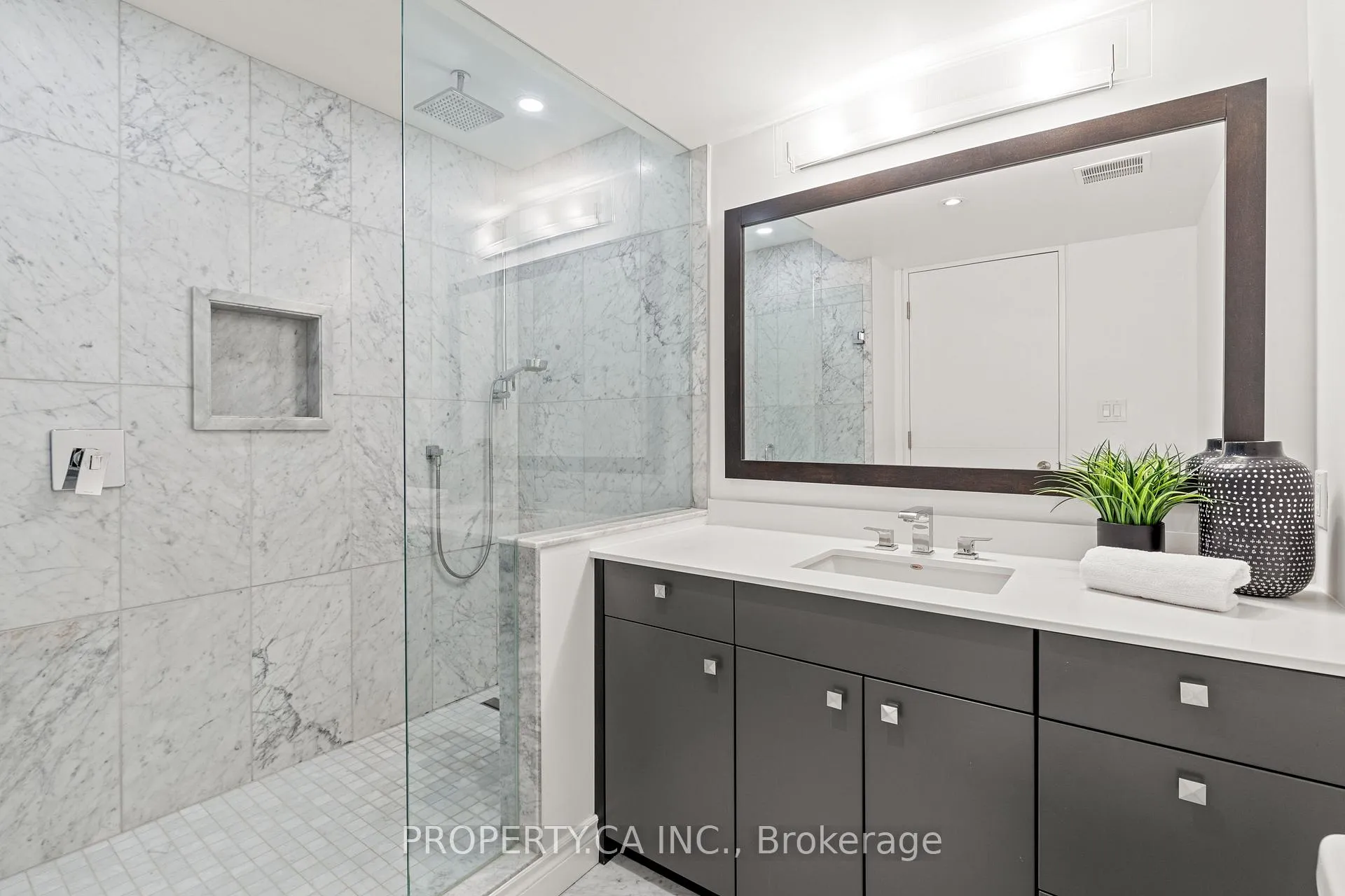 Photo 17 of Unit 2804, 33 Harbour Square, Toronto, Waterfront Communities — HOMEH