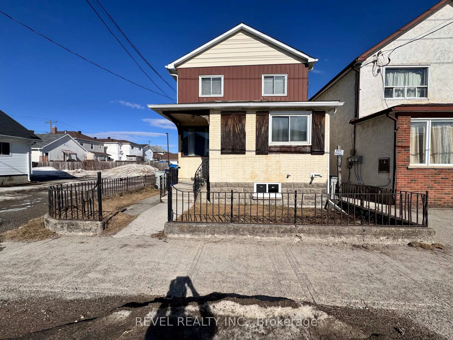 Photo of 388 Pine Street S
