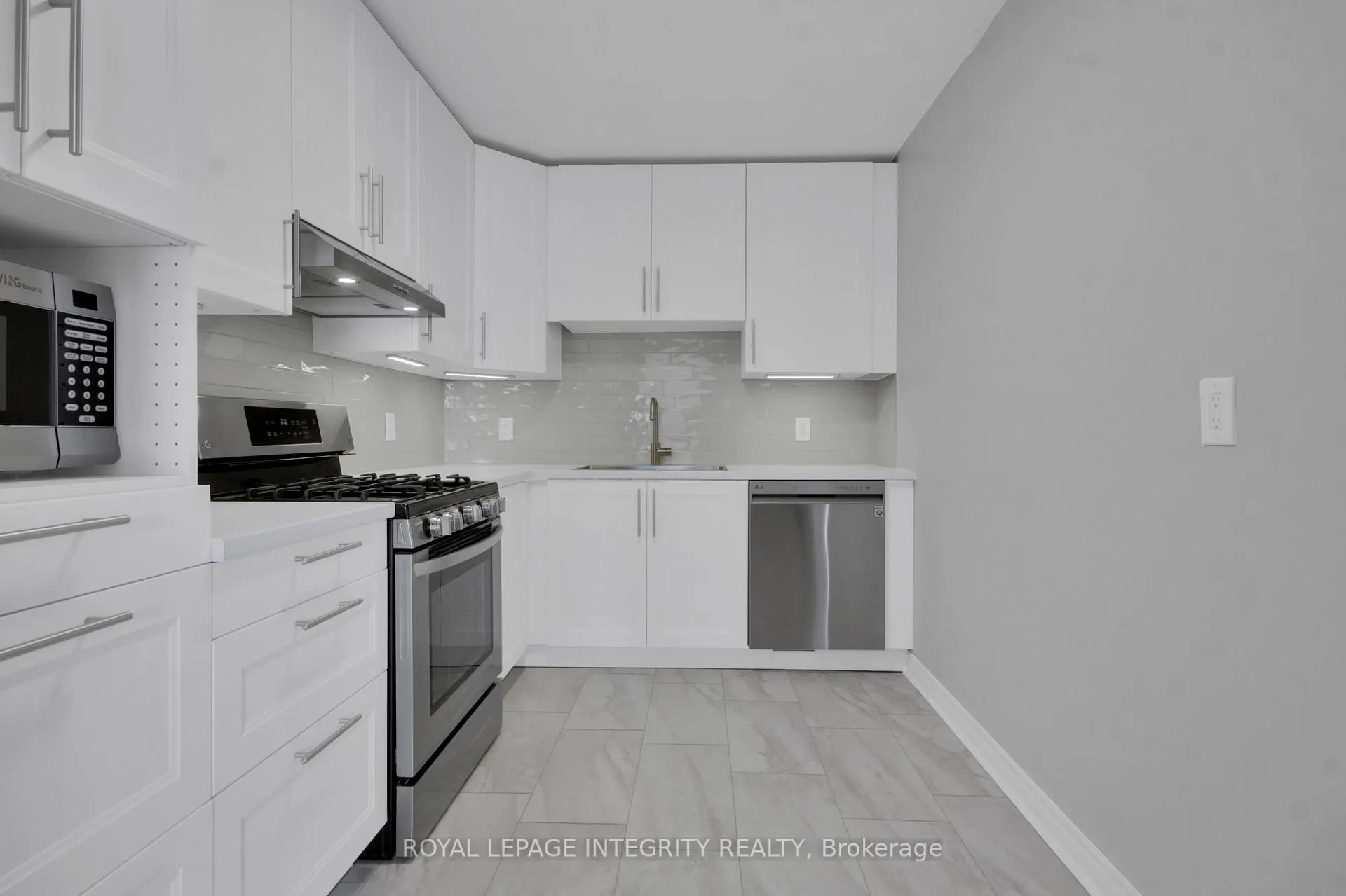 Photo 14 of Unit 22, 135 Castlefrank Road, Ottawa, Kanata - Glencairn/Hazeldean — HOMEH