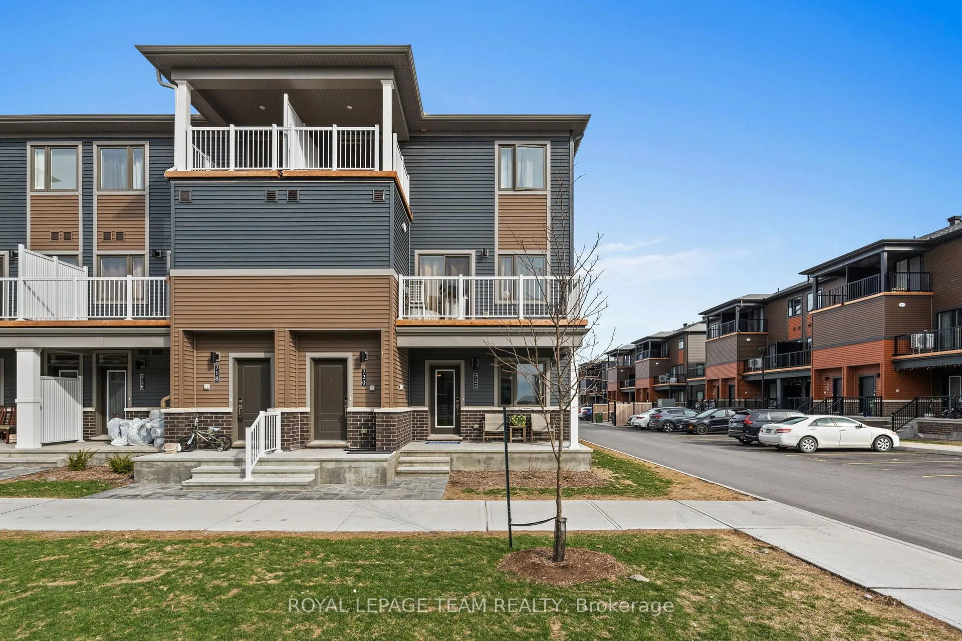 Photo 1 of 722 Parnian Private, Ottawa, Barrhaven - Half Moon Bay — HOMEH