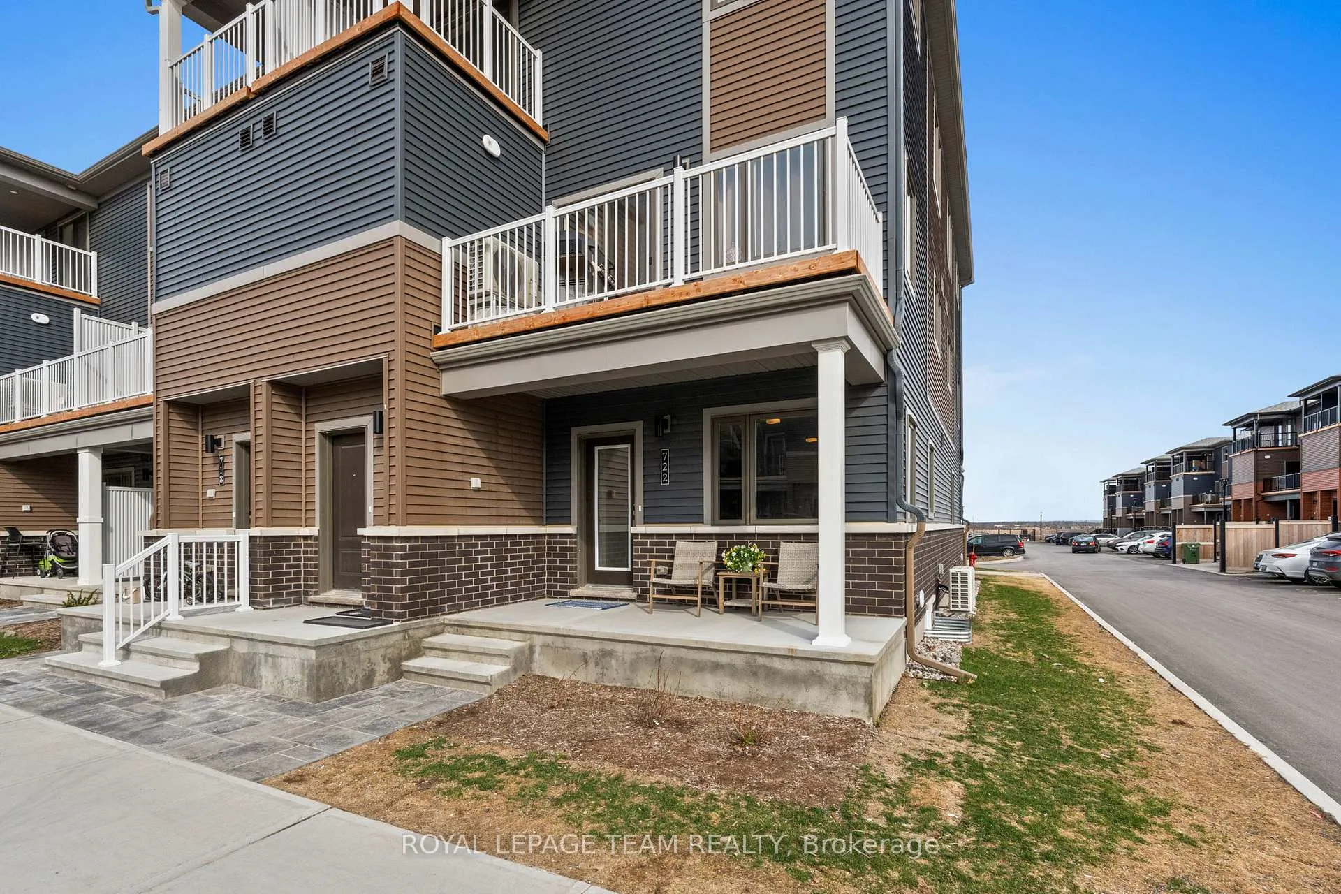 Photo 2 of 722 Parnian Private, Ottawa, Barrhaven - Half Moon Bay — HOMEH