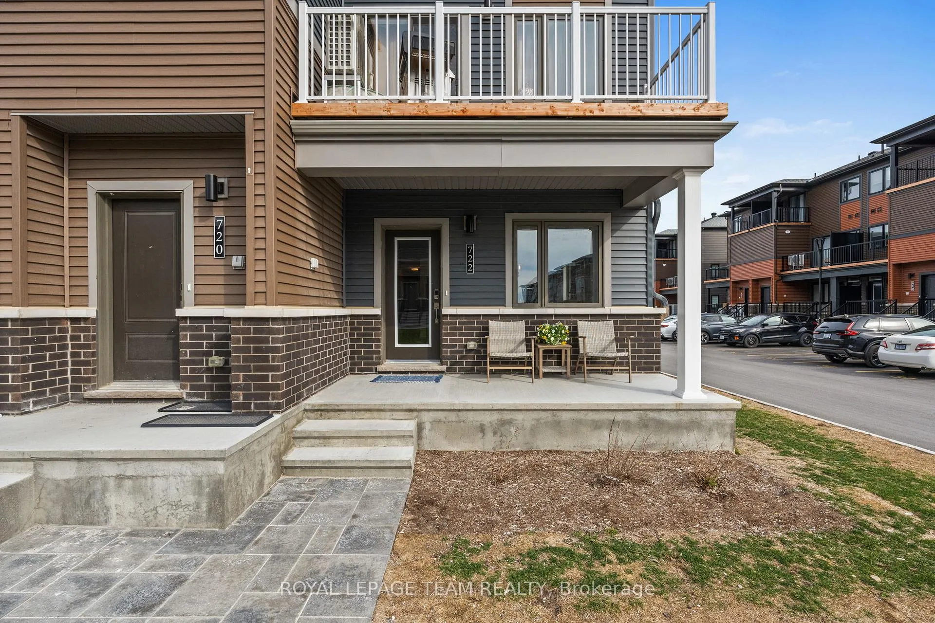 Photo 3 of 722 Parnian Private, Ottawa, Barrhaven - Half Moon Bay — HOMEH