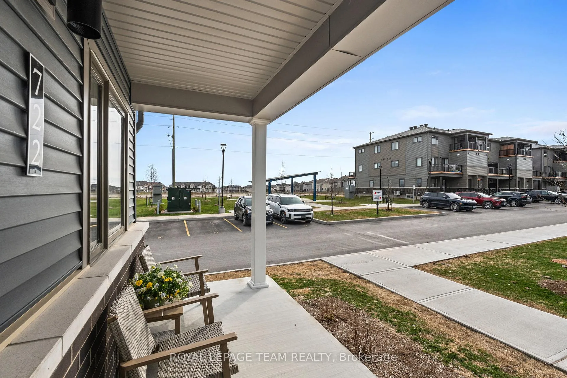 Photo 4 of 722 Parnian Private, Ottawa, Barrhaven - Half Moon Bay — HOMEH