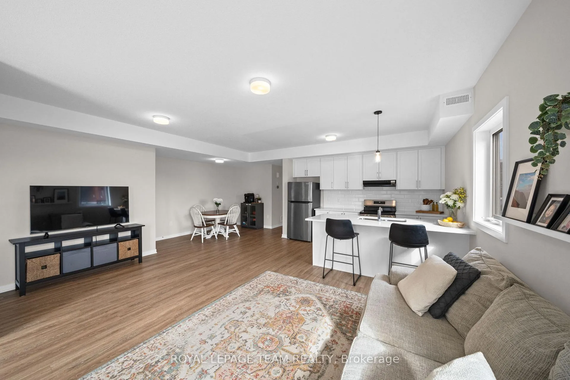 Photo 7 of 722 Parnian Private, Ottawa, Barrhaven - Half Moon Bay — HOMEH