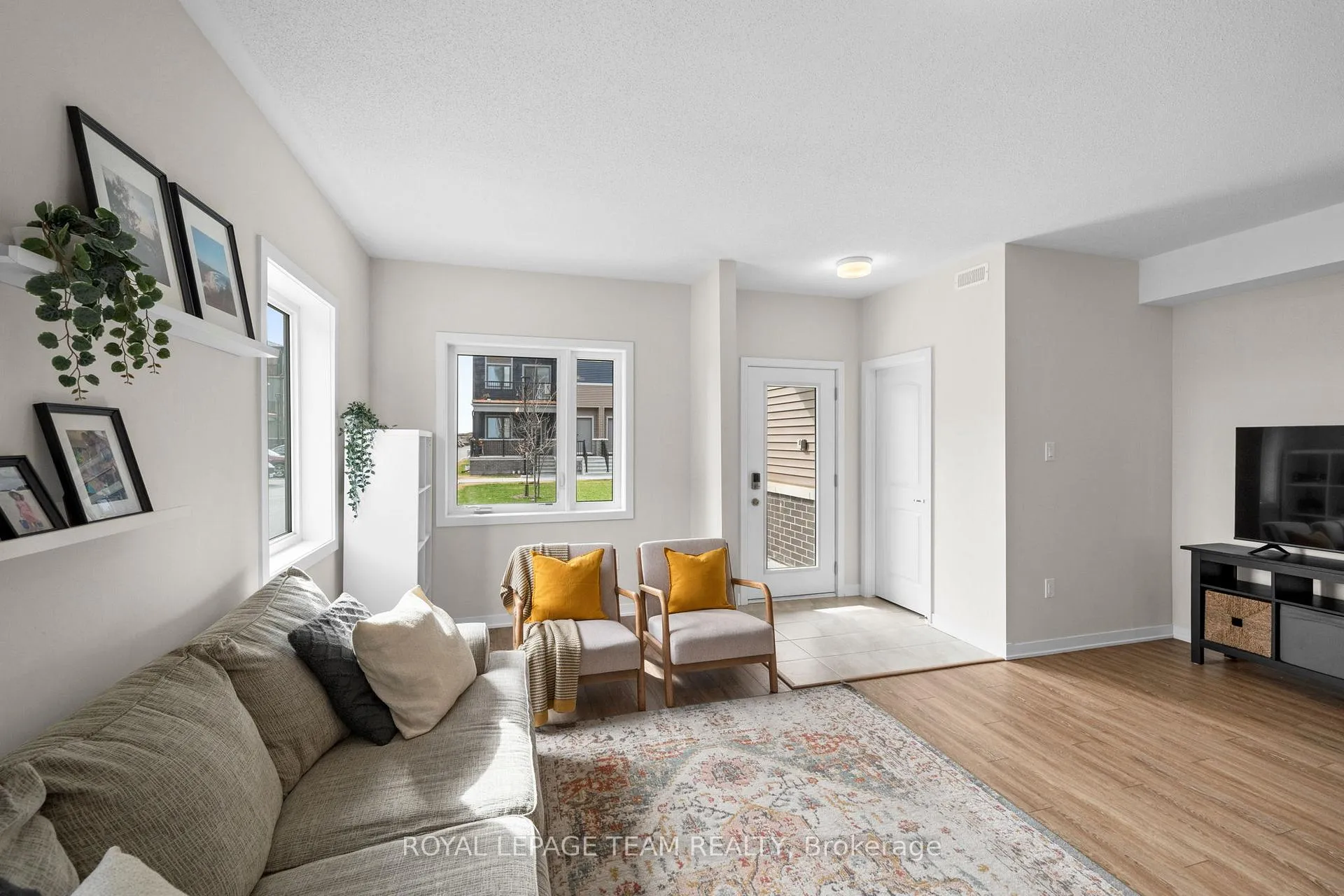 Photo 8 of 722 Parnian Private, Ottawa, Barrhaven - Half Moon Bay — HOMEH